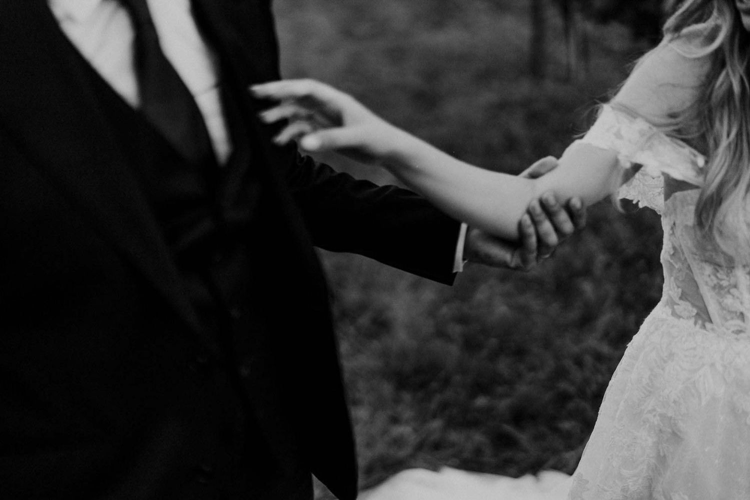 quiet couple moment during quinta da eira wedding ceremony portugal