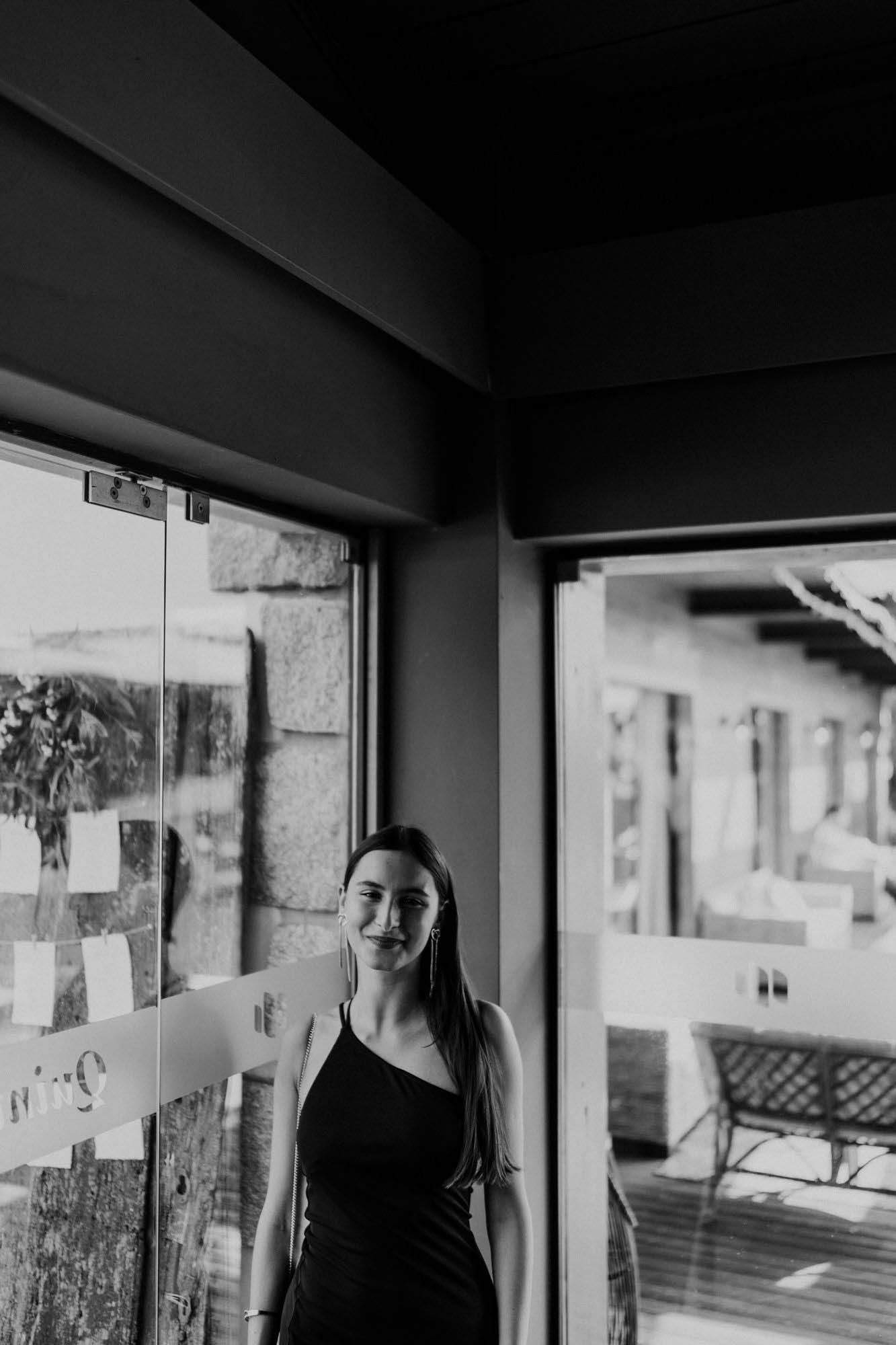 guest enjoying the atmosphere during wedding celebration in portugal