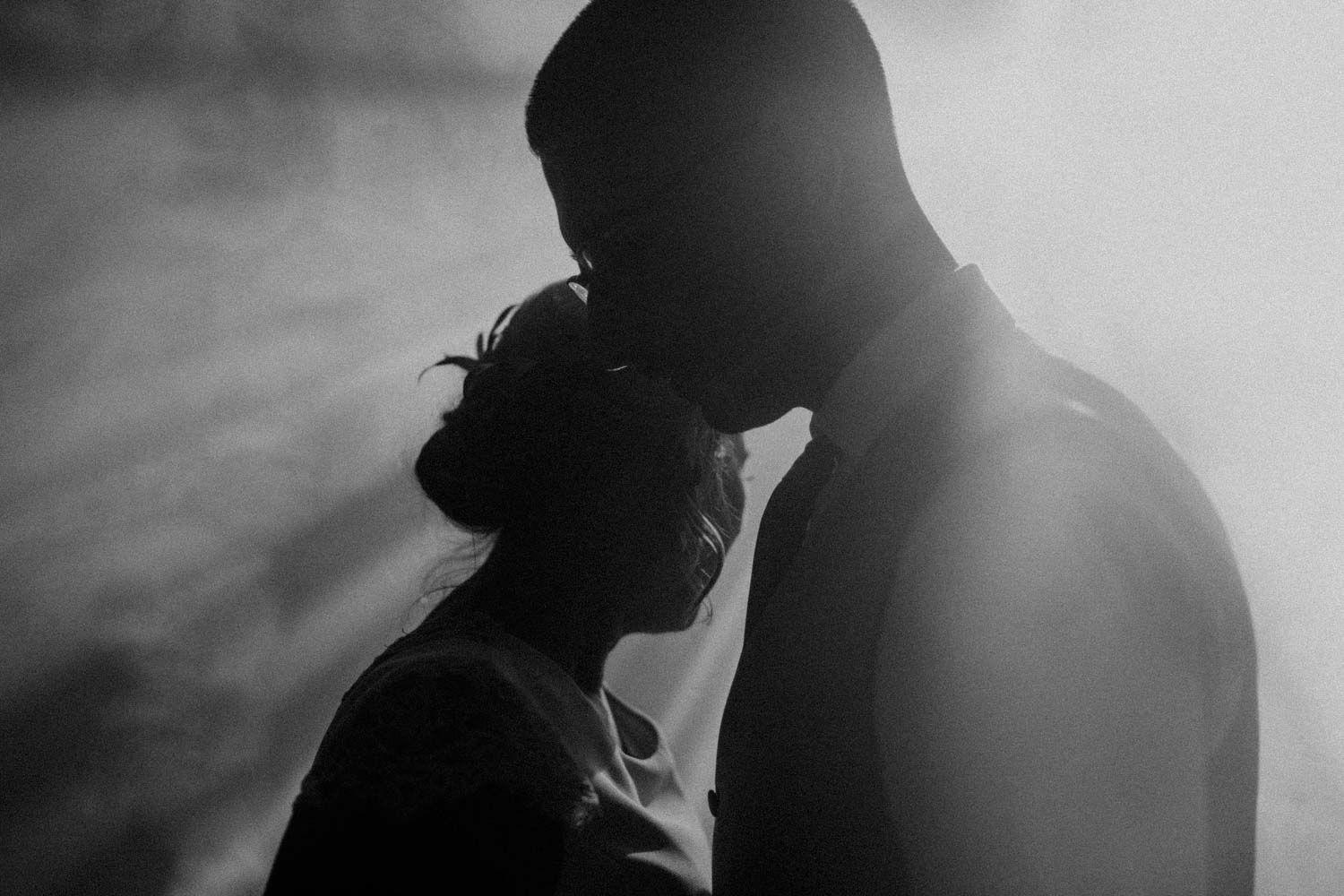 quinta do avesso wedding couple dancing night porto portugal
