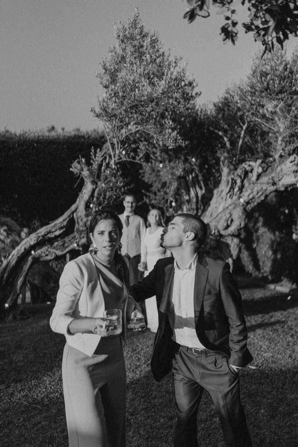 quinta do avesso wedding guests candid porto portugal