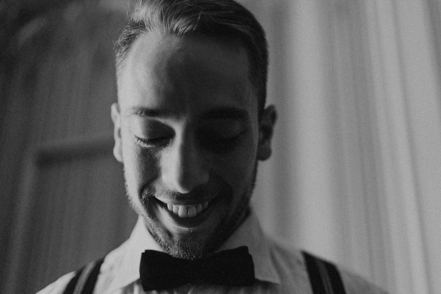 groom portrait black and white villa foz hotel porto