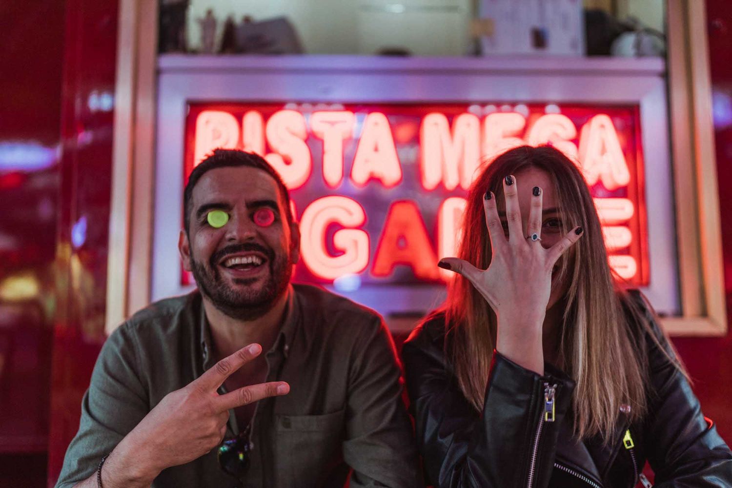 Lisbon wedding photographer documenting a spontaneous laugh between two lovers