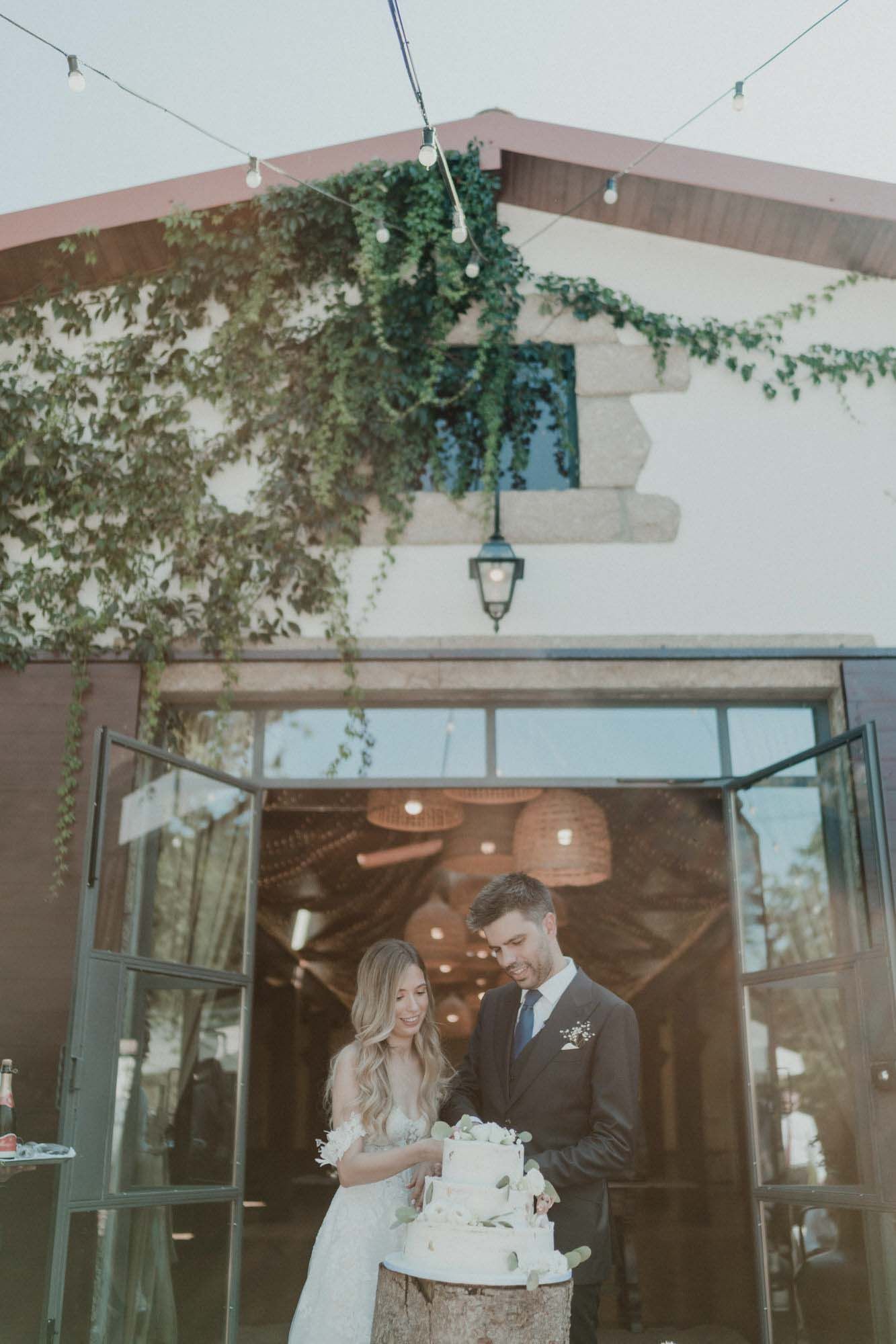wedding celebration at quinta da eira in portugal