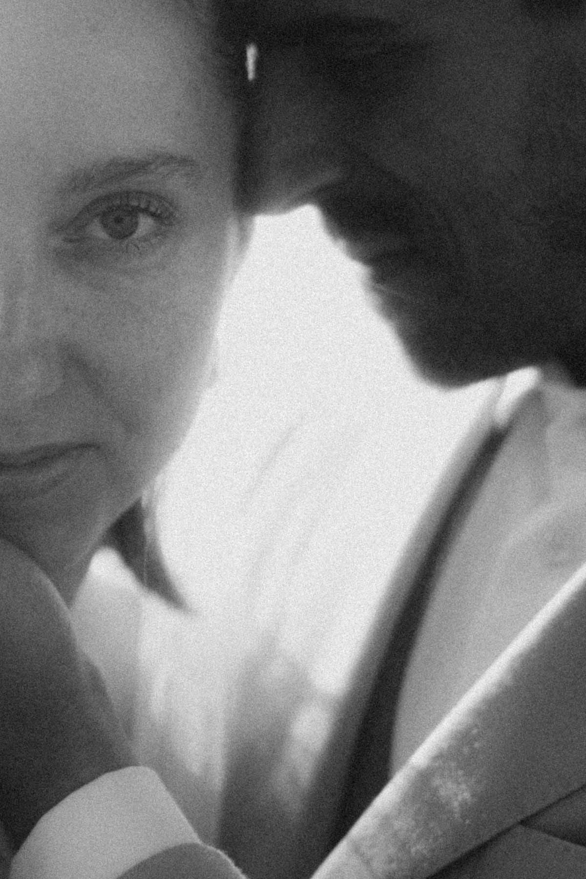 intimate elopement couple close up in portugal