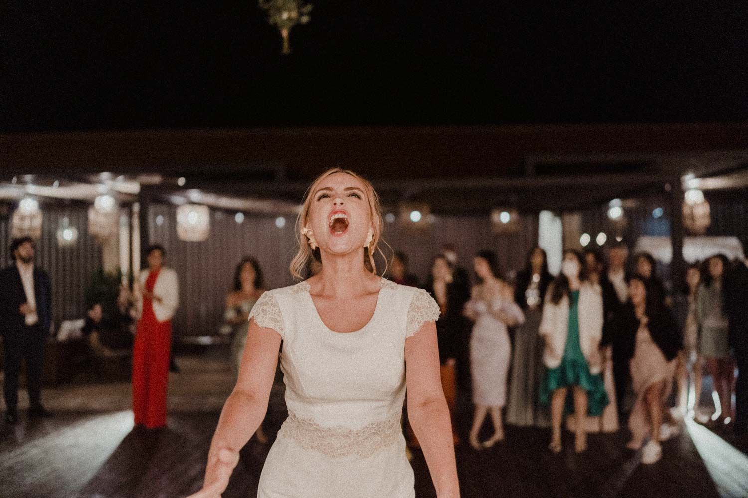 quinta do avesso wedding bouquet toss porto portugal