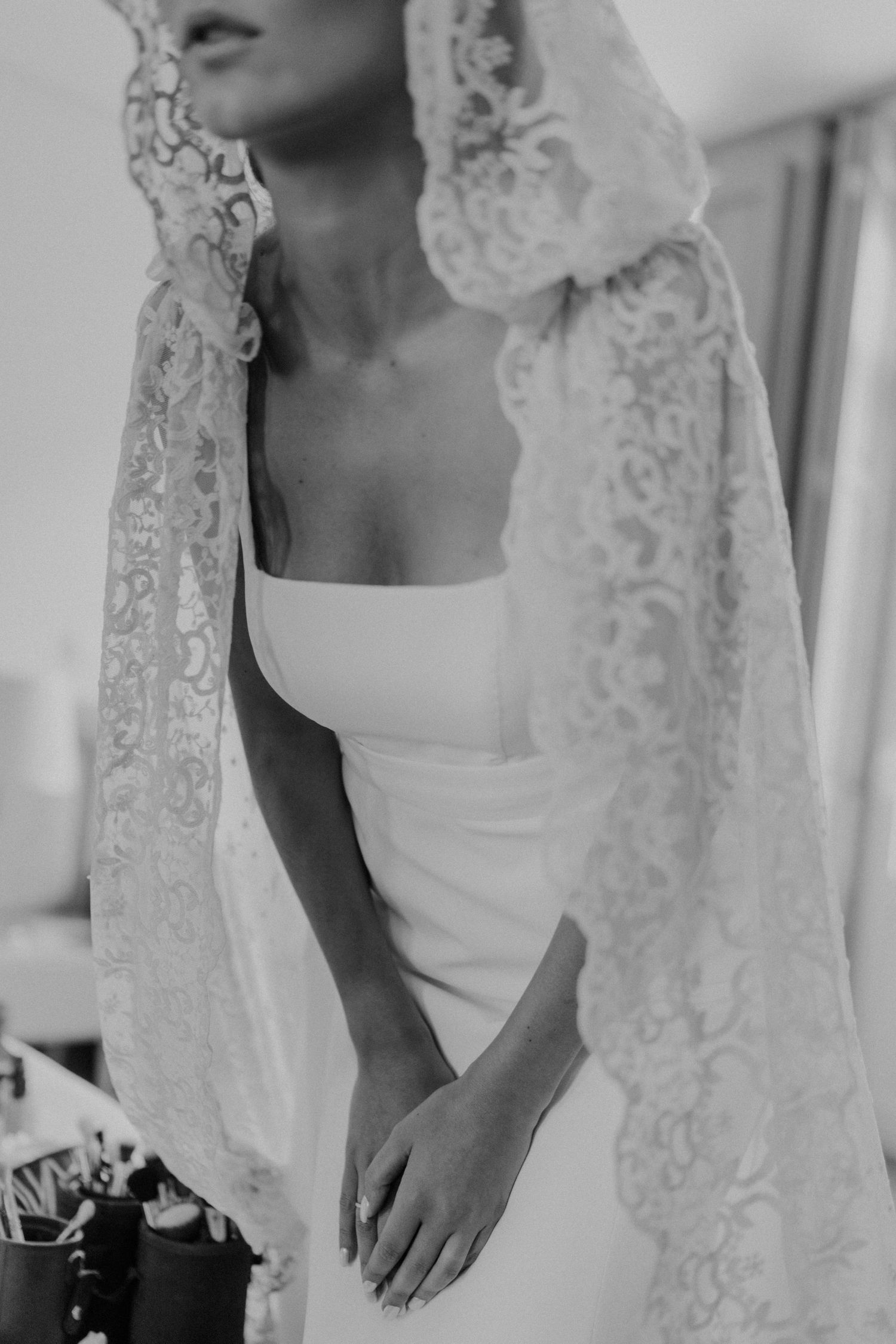 Historias com Alma - Elopement Photographer Portugal capturing a bride detail on film