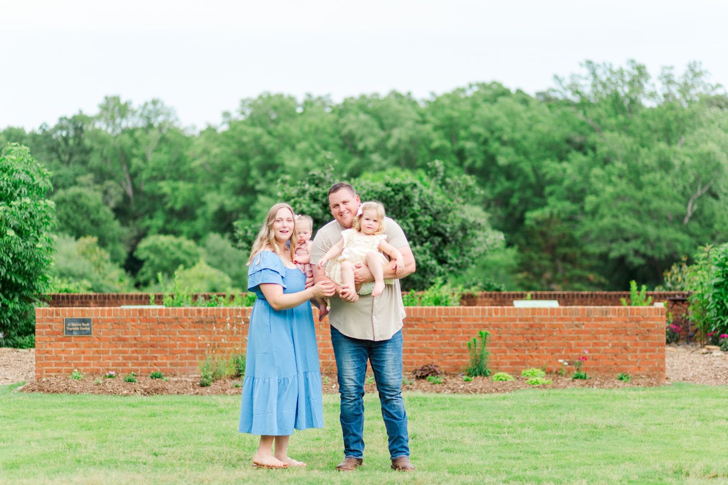 Outdoor family photos at the Botanical Gardens in Clemson, SC