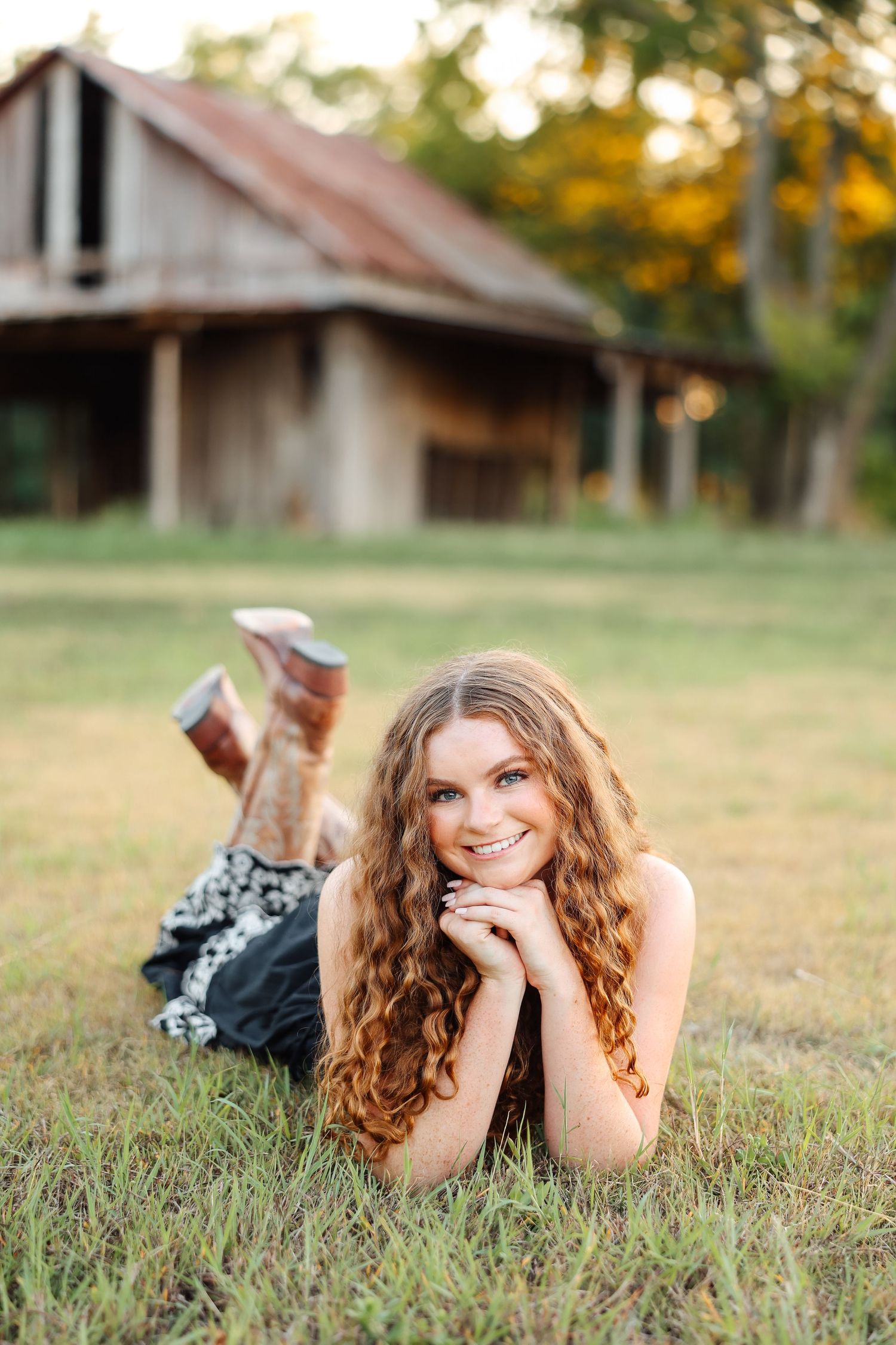 Highland Park senior photos featuring timeless, modern portraits captured by a DFW senior photographer in Highland Park, Texas.