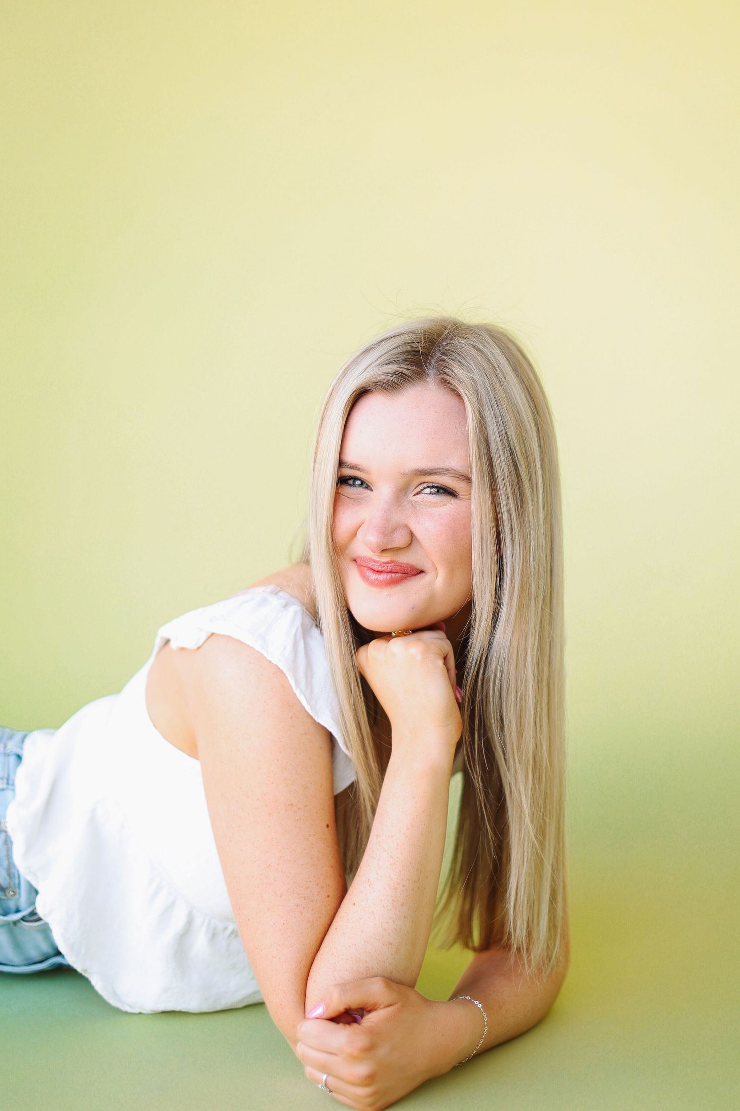 Highland Park senior photos featuring timeless, modern portraits captured by a DFW senior photographer in Highland Park, Texas.