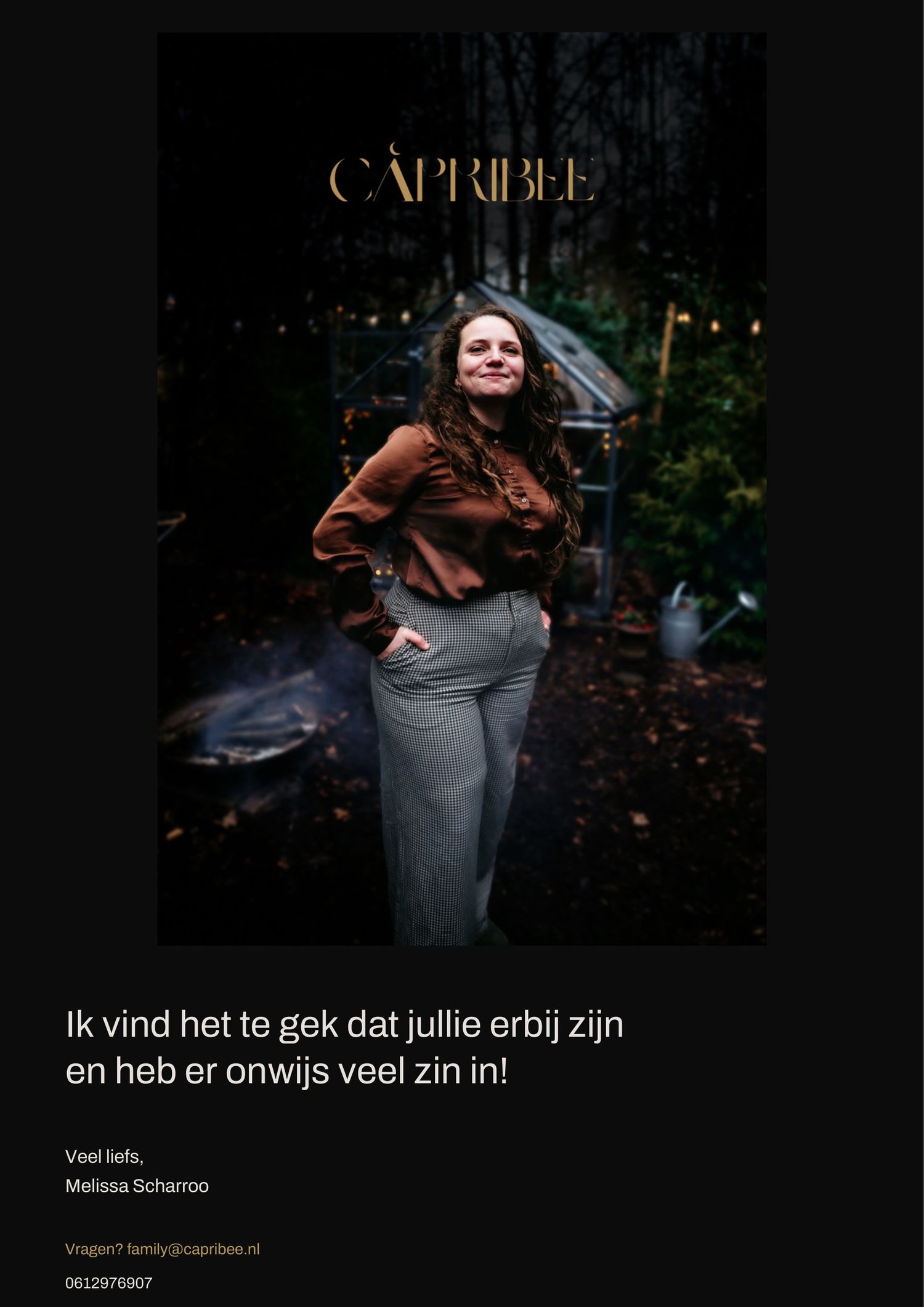 Woman with curly hair in a brown satin blouse and houndstooth trousers smiling in a dark garden, with a Dutch welcome message below.