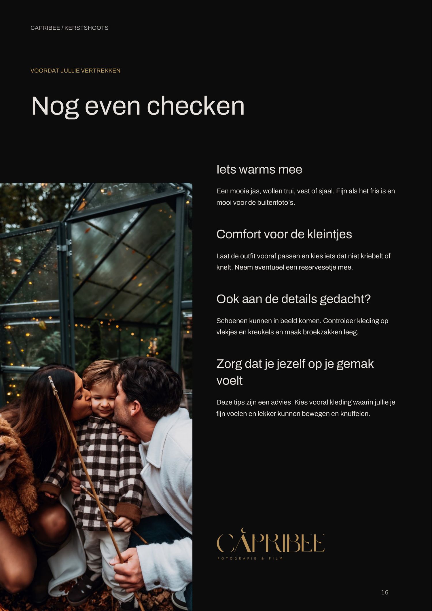 Gezin knuffelt in een sfeervolle kas met lichtjes, met Capribee checklist voor kerstshoots over warme kleding en comfort.