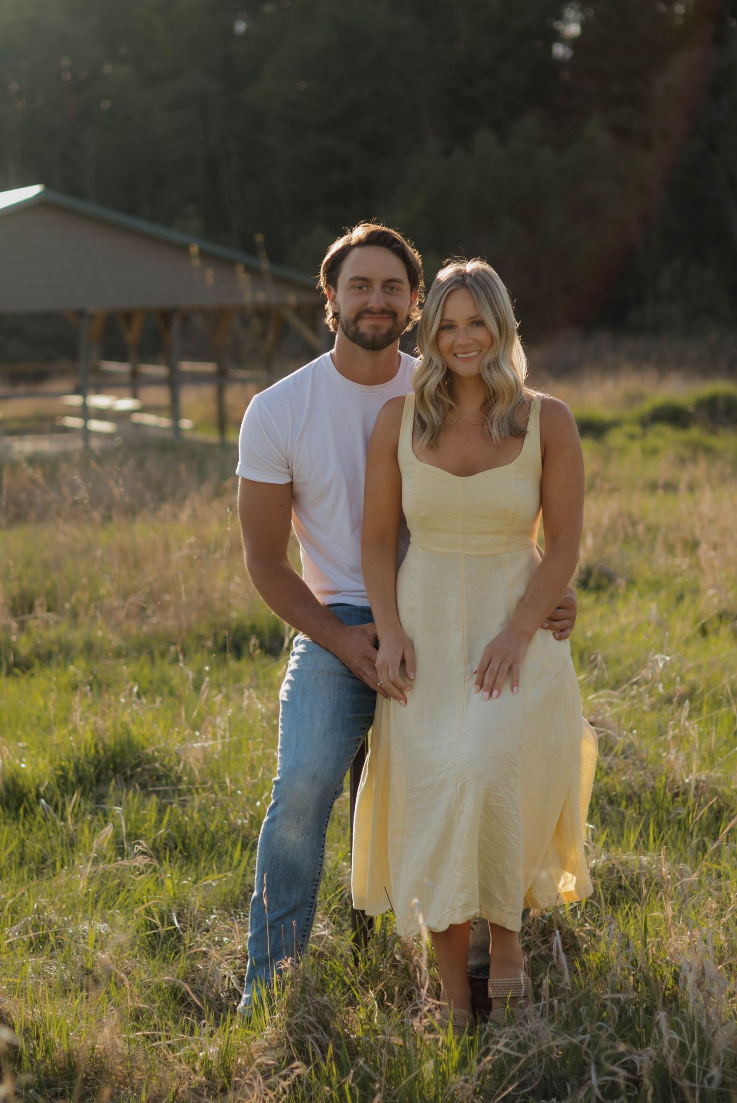 Outdoor Couples Photos inspiration poses
True to color 
west michigan
Big Rapids, MI 
Photo by: Lydia Rae Photography