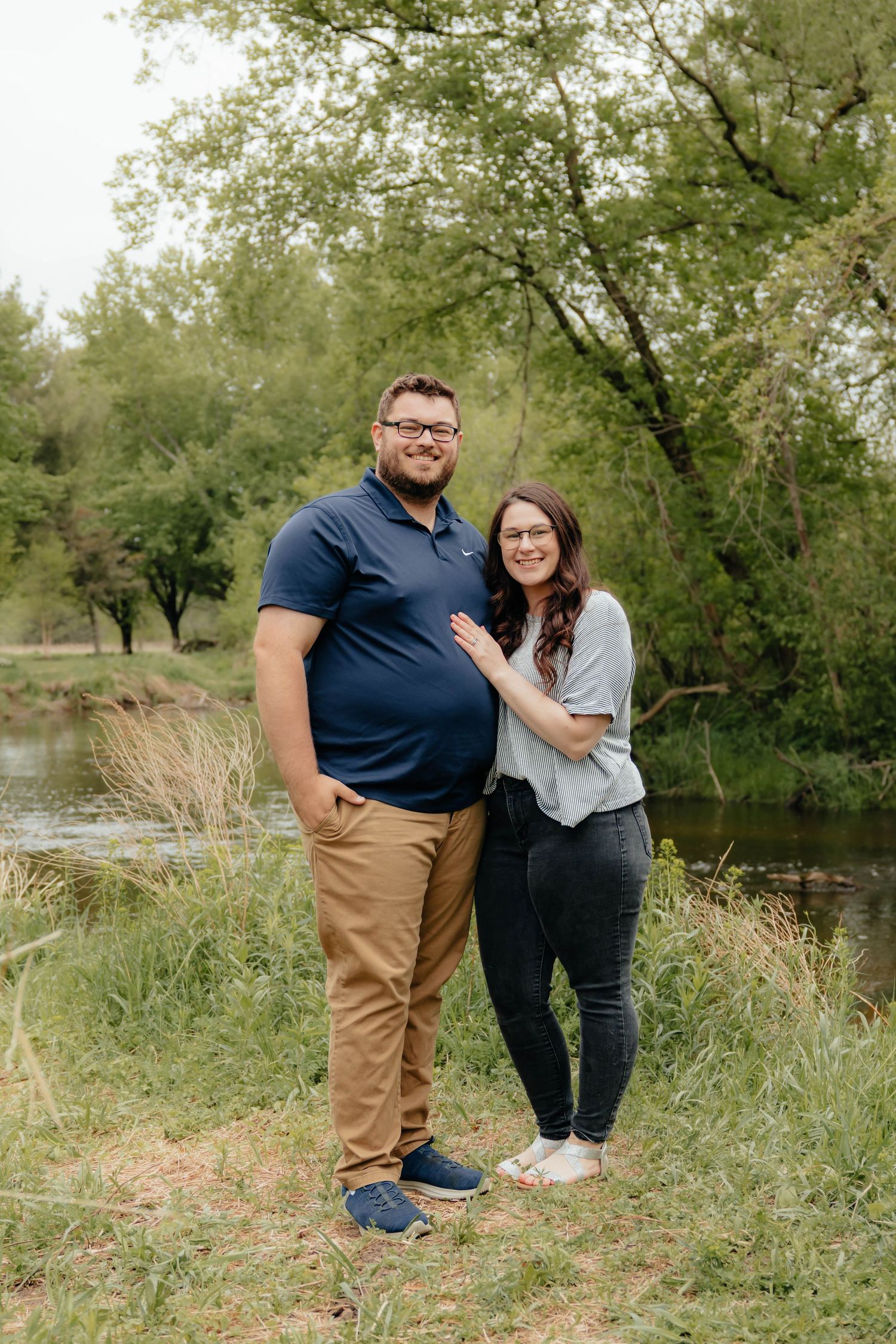 Outdoor Couples Photos inspiration poses
True to color 
west michigan
Big Rapids, MI 
Photo by: Lydia Rae Photography