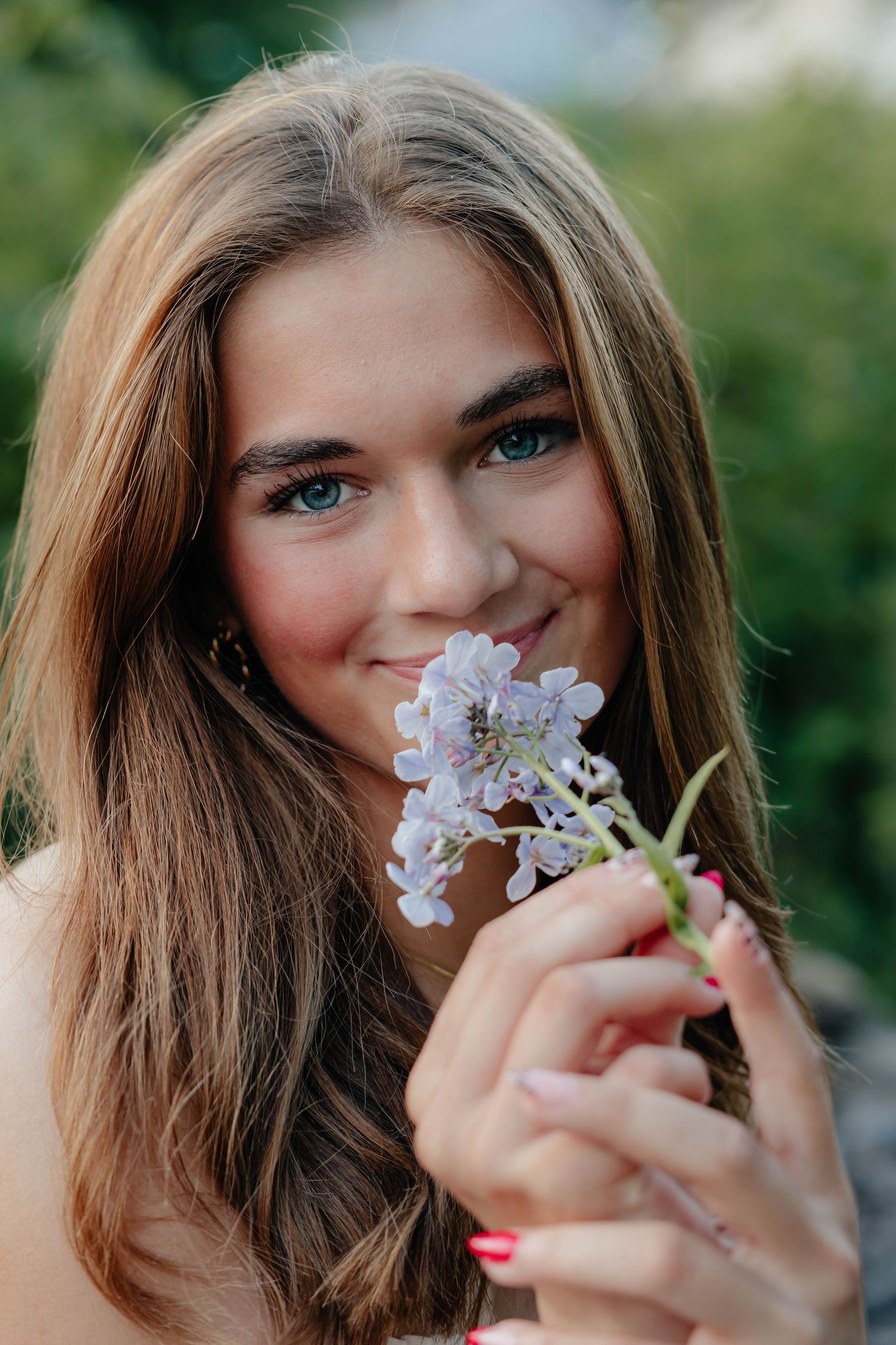 Senior girl grad photos outdoor river
West michigan 
big rapids mi area
Photo by: Lydia Rae Photography