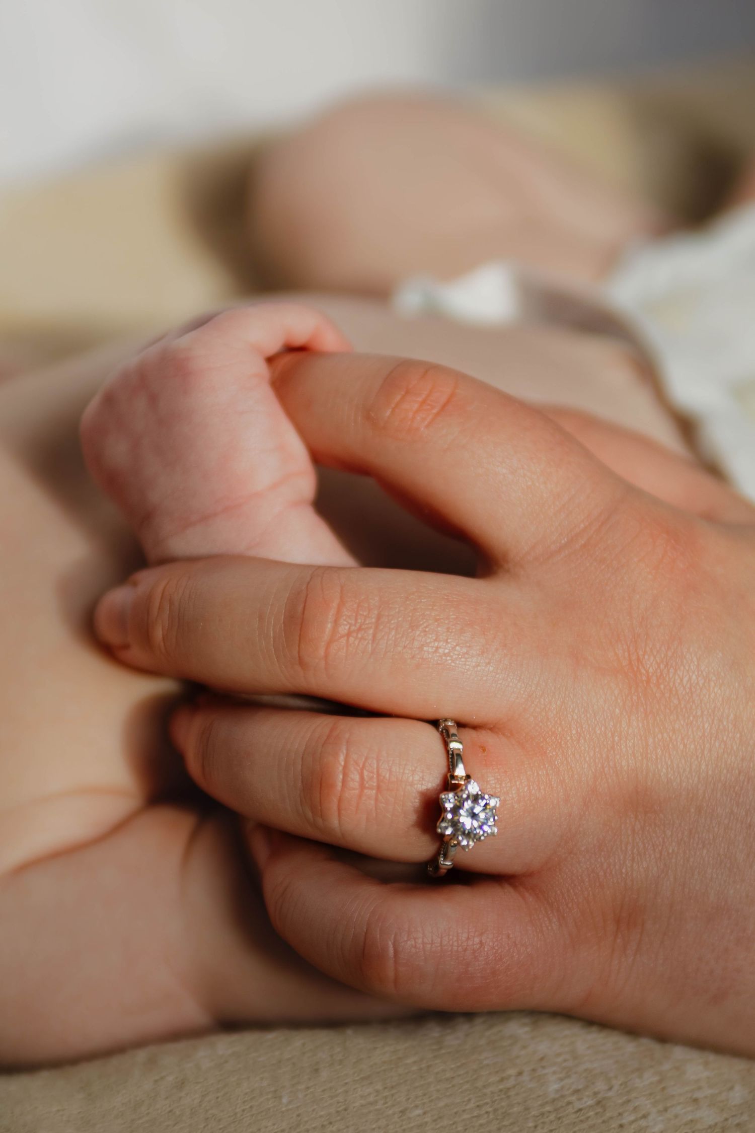 Lifestyle newborn photos
indoor inspiration poses
west michigan photographer
Photo By: Lydia Rae Photography