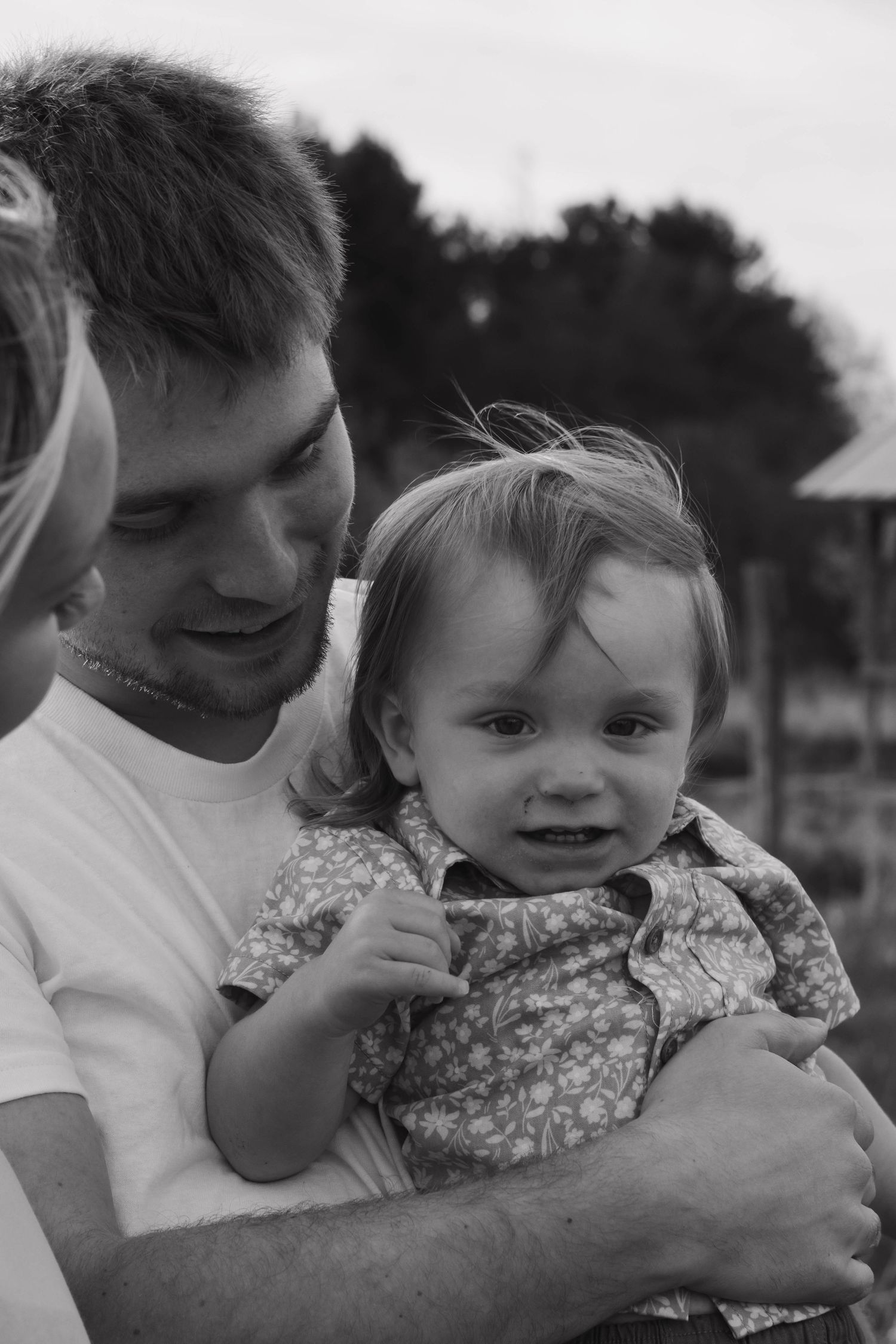 Outdoor Family photos with dog 
inspiration photos 
true to color
big rapids mi, Stanwood mi
Photo by: Lydia Rae Photography