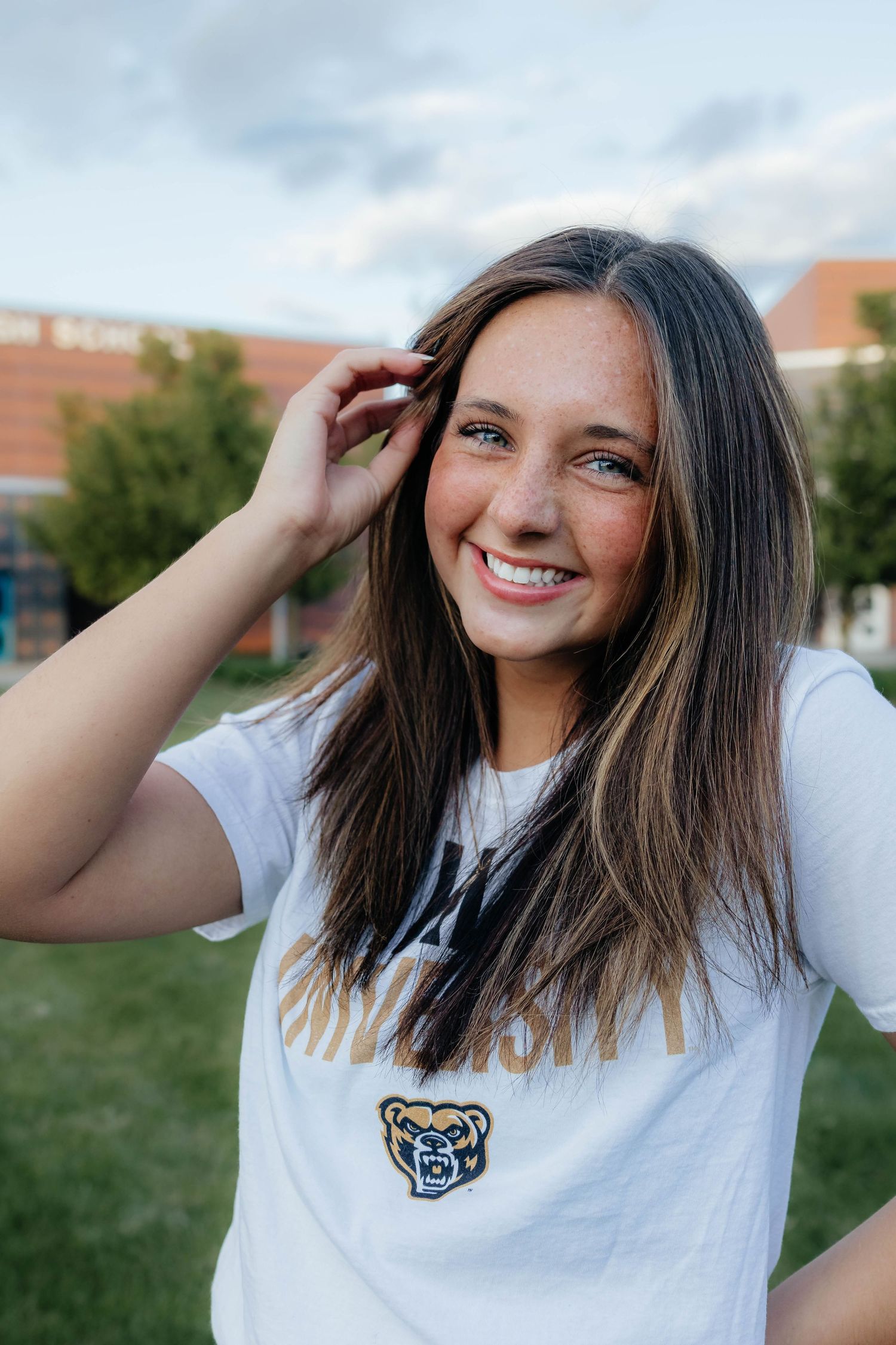 Senior girl grad photos
Cap and gown ideas
West michigan 
big rapids mi area
Photo by: Lydia Rae Photography
