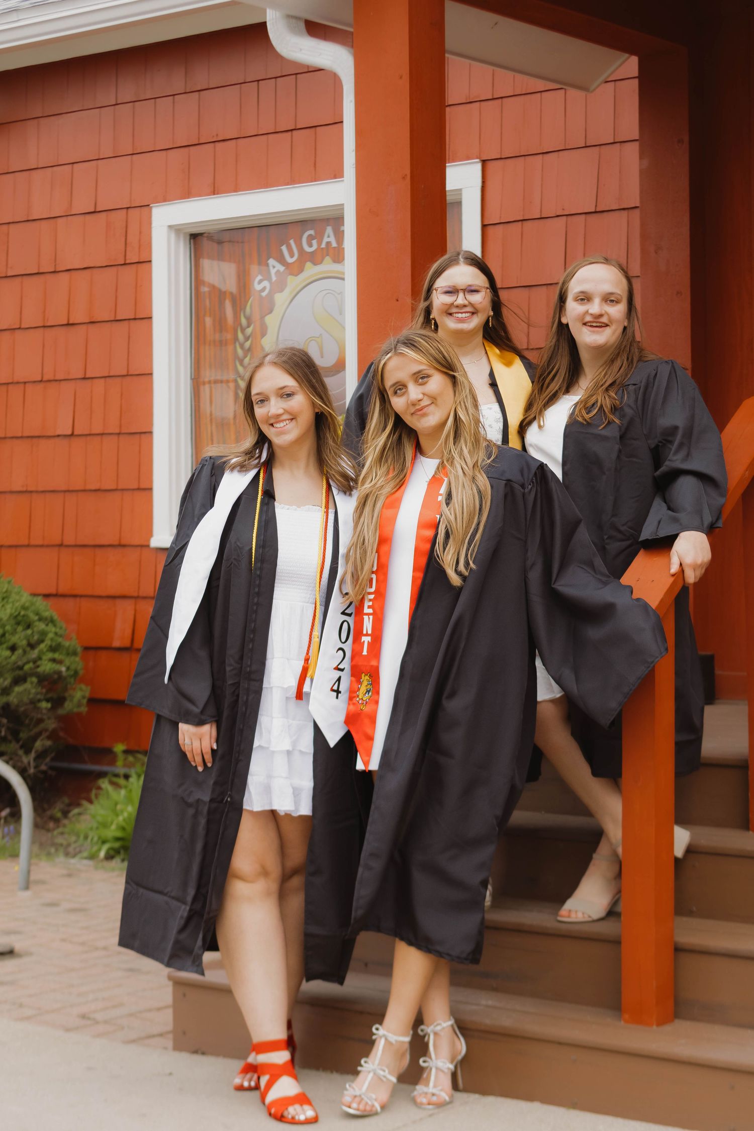 College graduate photos 
Inspiration ideas
Ferris State University 
West Michigan 
Big Rapids MI Area
Photo by: Lydia Rae Photography