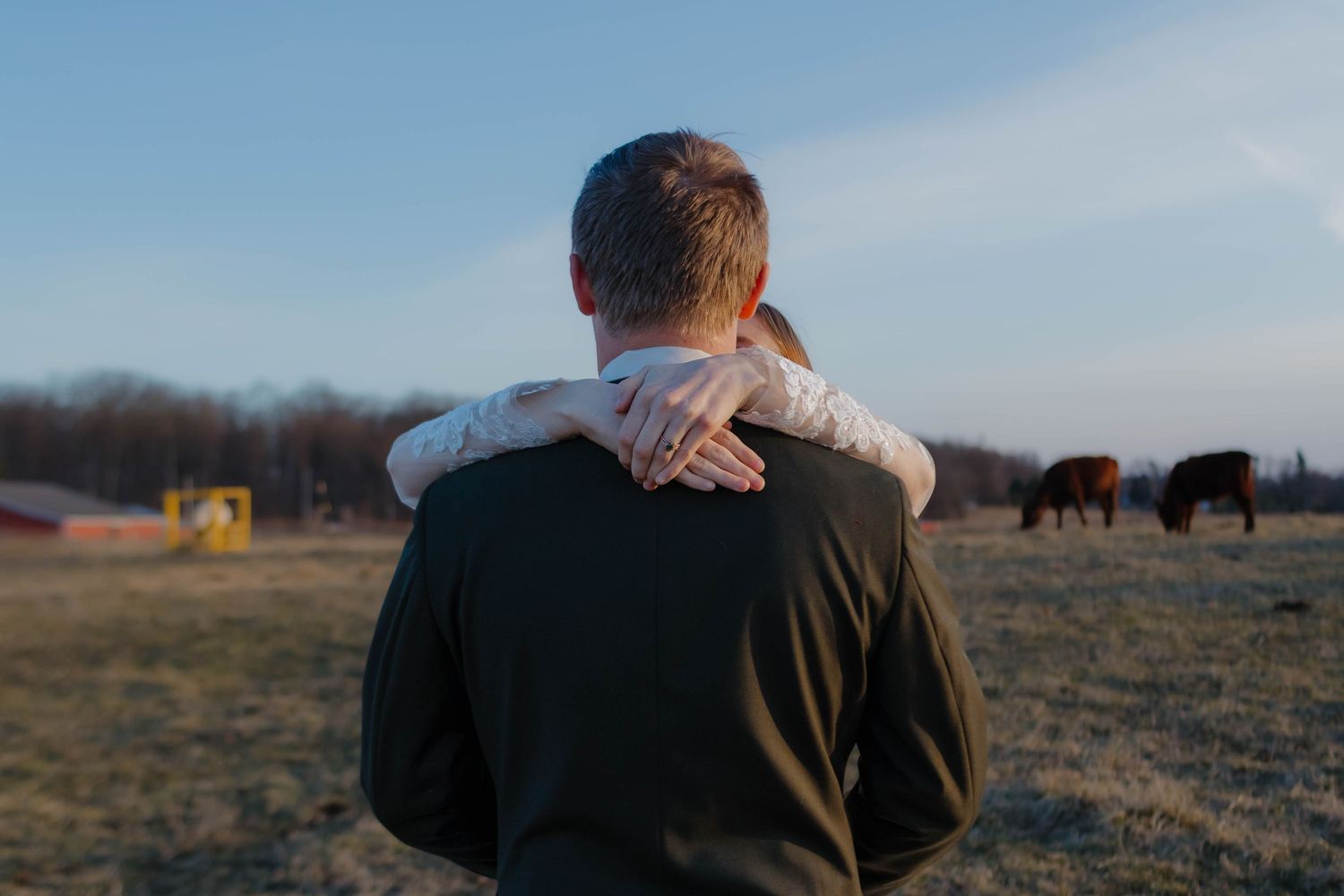 Outdoor wedding photos 
big rapids mi 
farm inspiration photos 
west michigan photographer
Photo By: Lydia Rae Photography