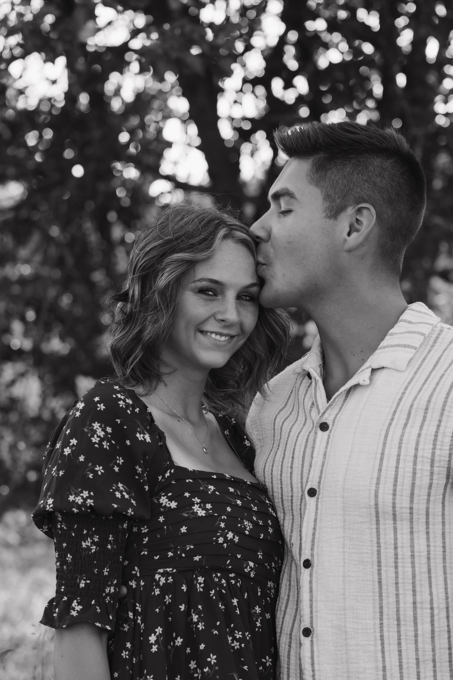Outdoor Couples Photos
Photo by: Lydia Rae Photography
