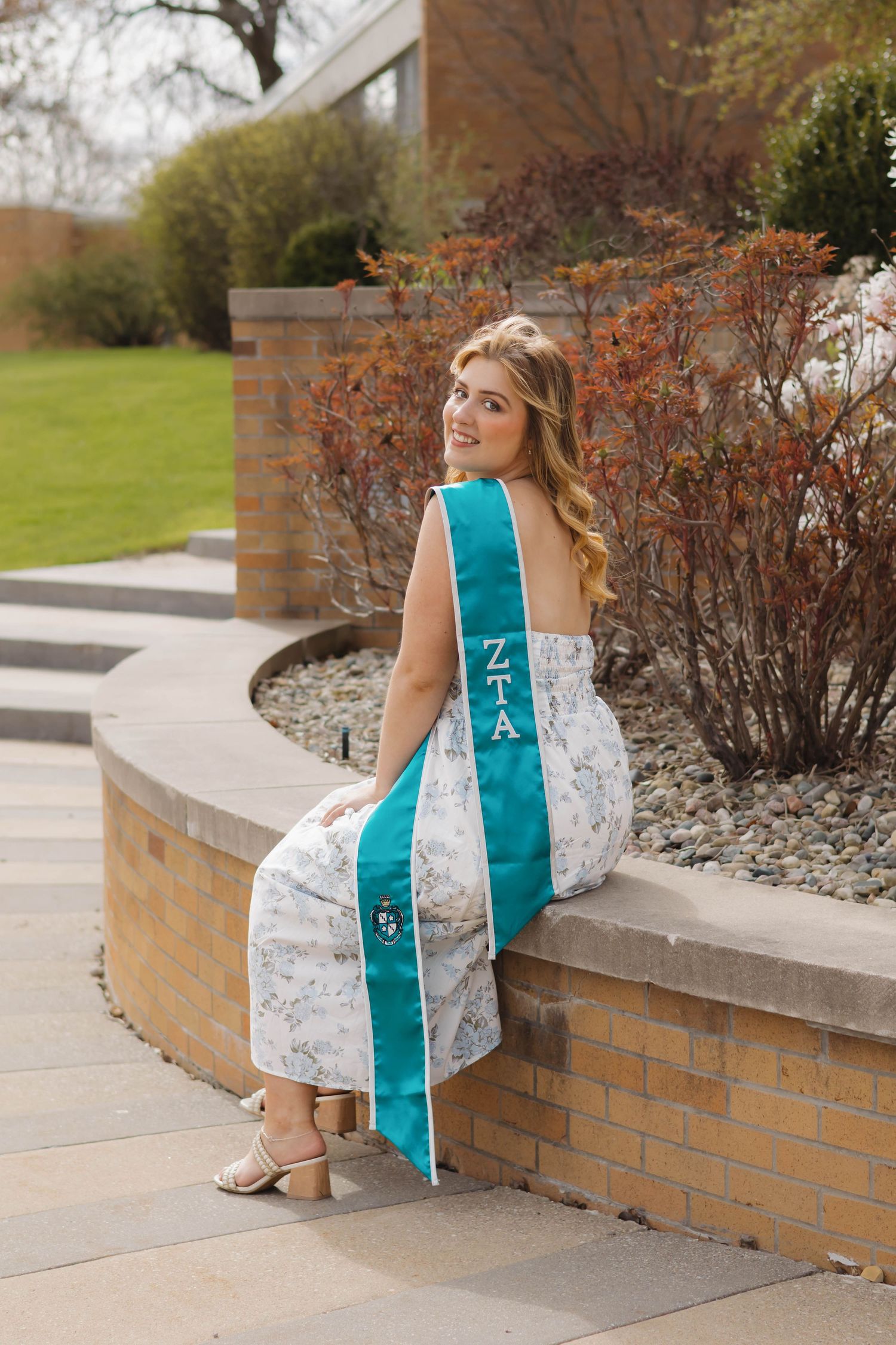 College graduate photos 
Inspiration ideas
Ferris State University 
West Michigan 
Big Rapids MI Area
Photo by: Lydia Rae Photography
