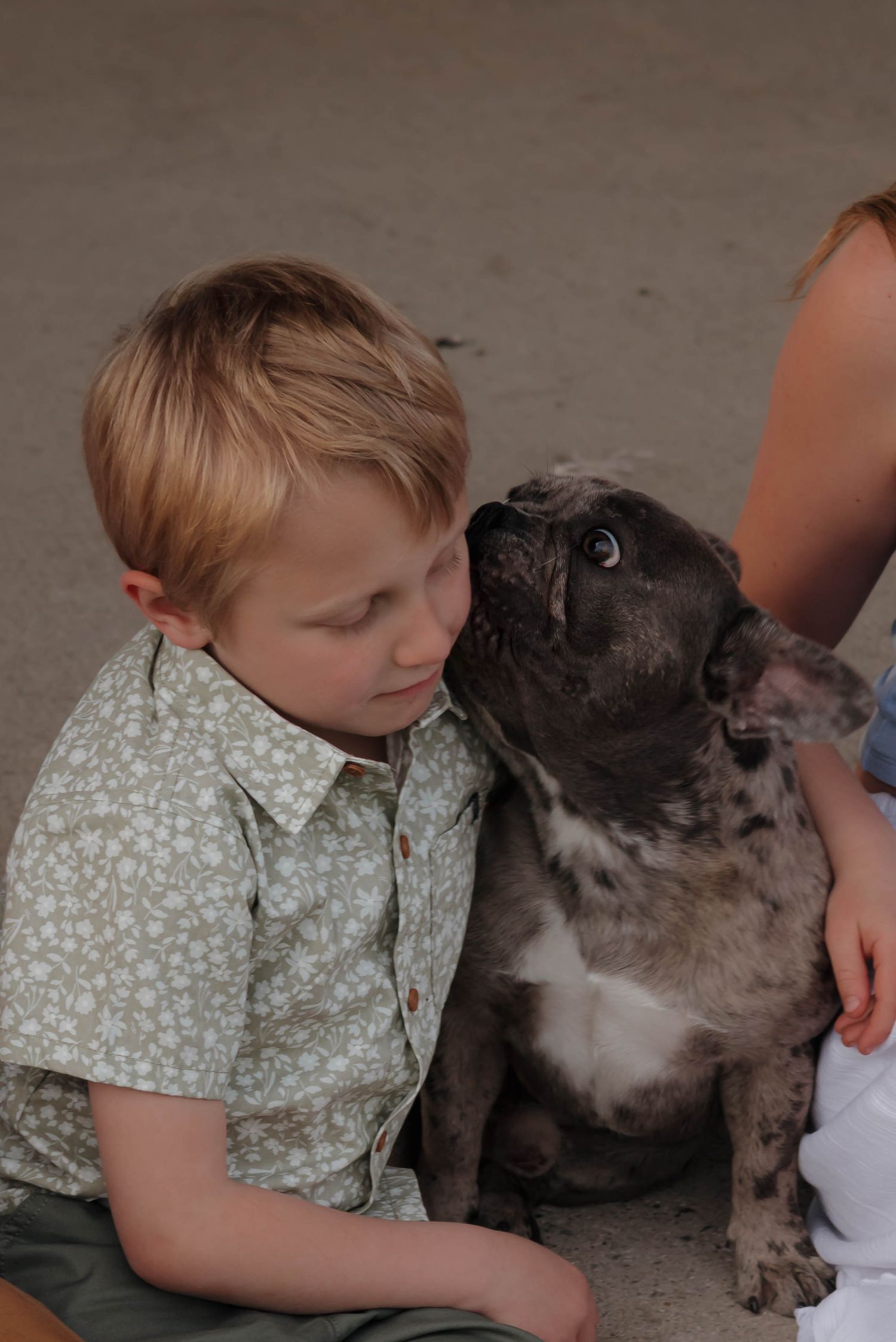 Outdoor Family photos with dog 
inspiration photos 
true to color
big rapids mi, Stanwood mi
Photo by: Lydia Rae Photography