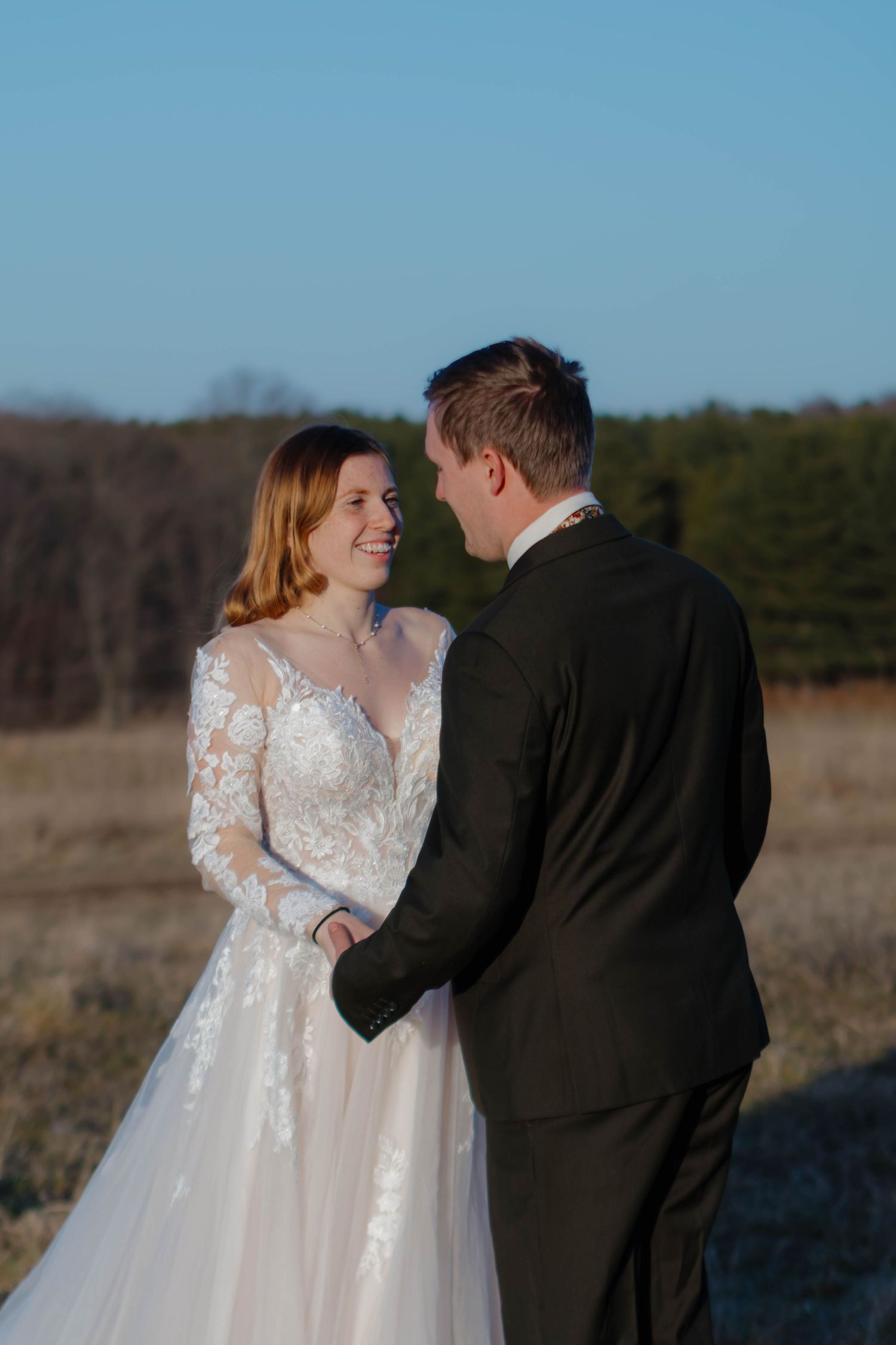 Outdoor wedding photos 
big rapids mi 
farm inspiration photos 
west michigan photographer
Photo By: Lydia Rae Photography