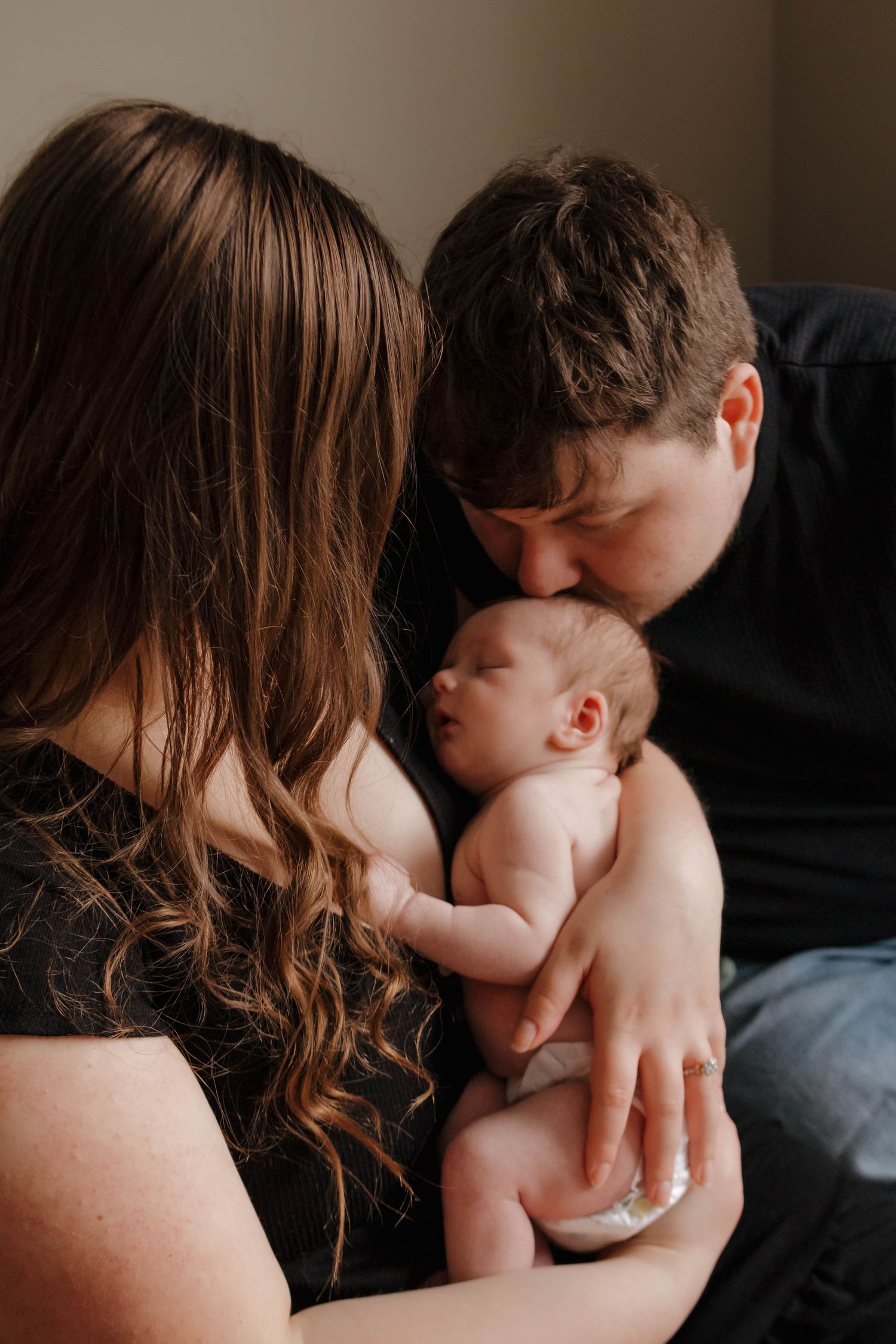 Lifestyle newborn photos
indoor inspiration poses
west michigan photographer
Photo By: Lydia Rae Photography