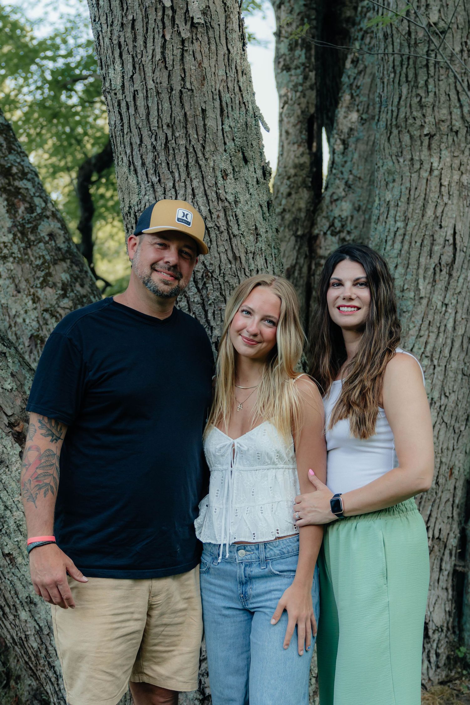 Large Family photos outdoor river
Older children
West michigan 
big rapids mi area
Photo by: Lydia Rae Photography