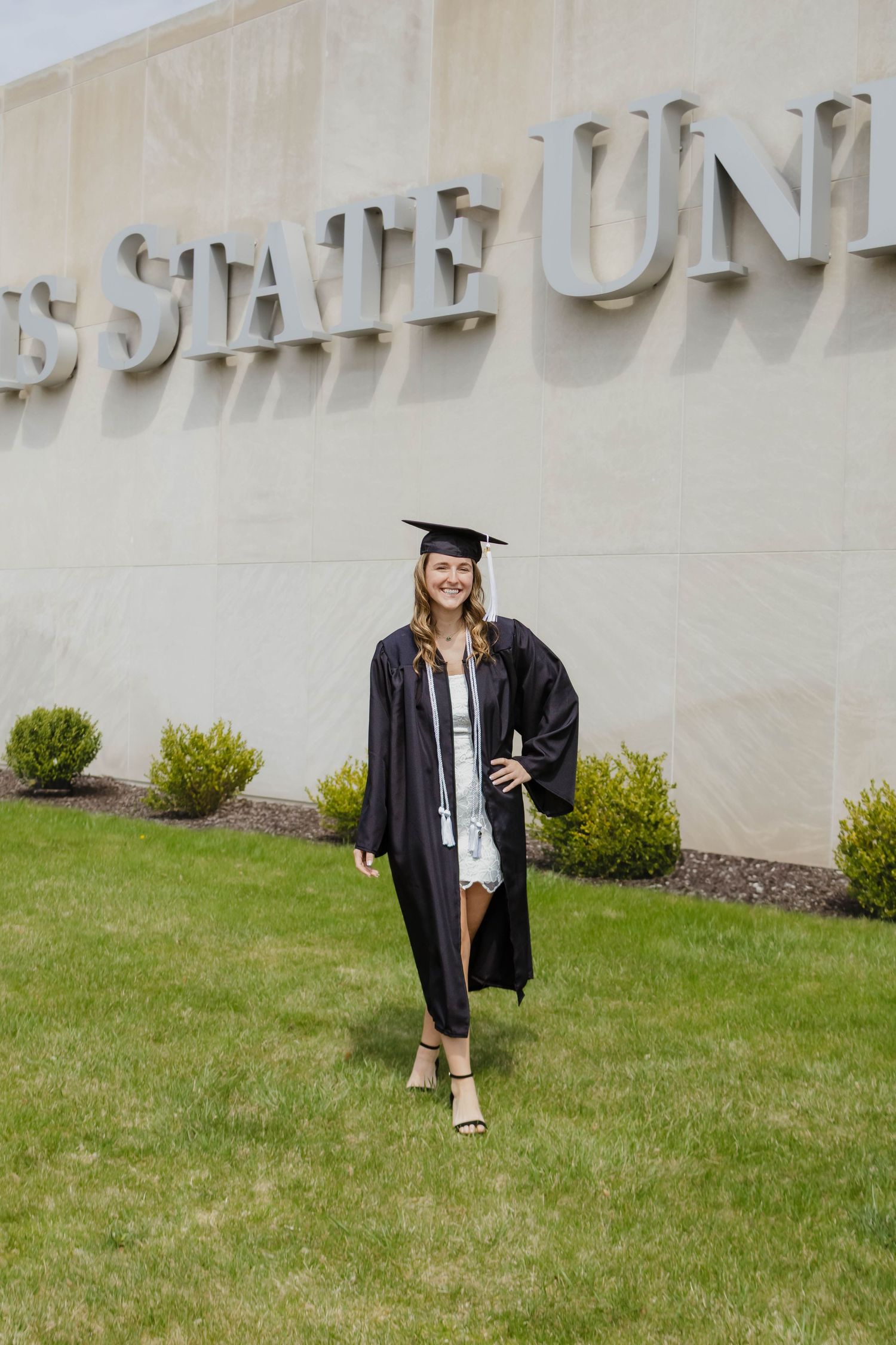 College graduate photos 
Inspiration ideas
Ferris State University 
West Michigan 
Big Rapids MI Area
Photo by: Lydia Rae Photography