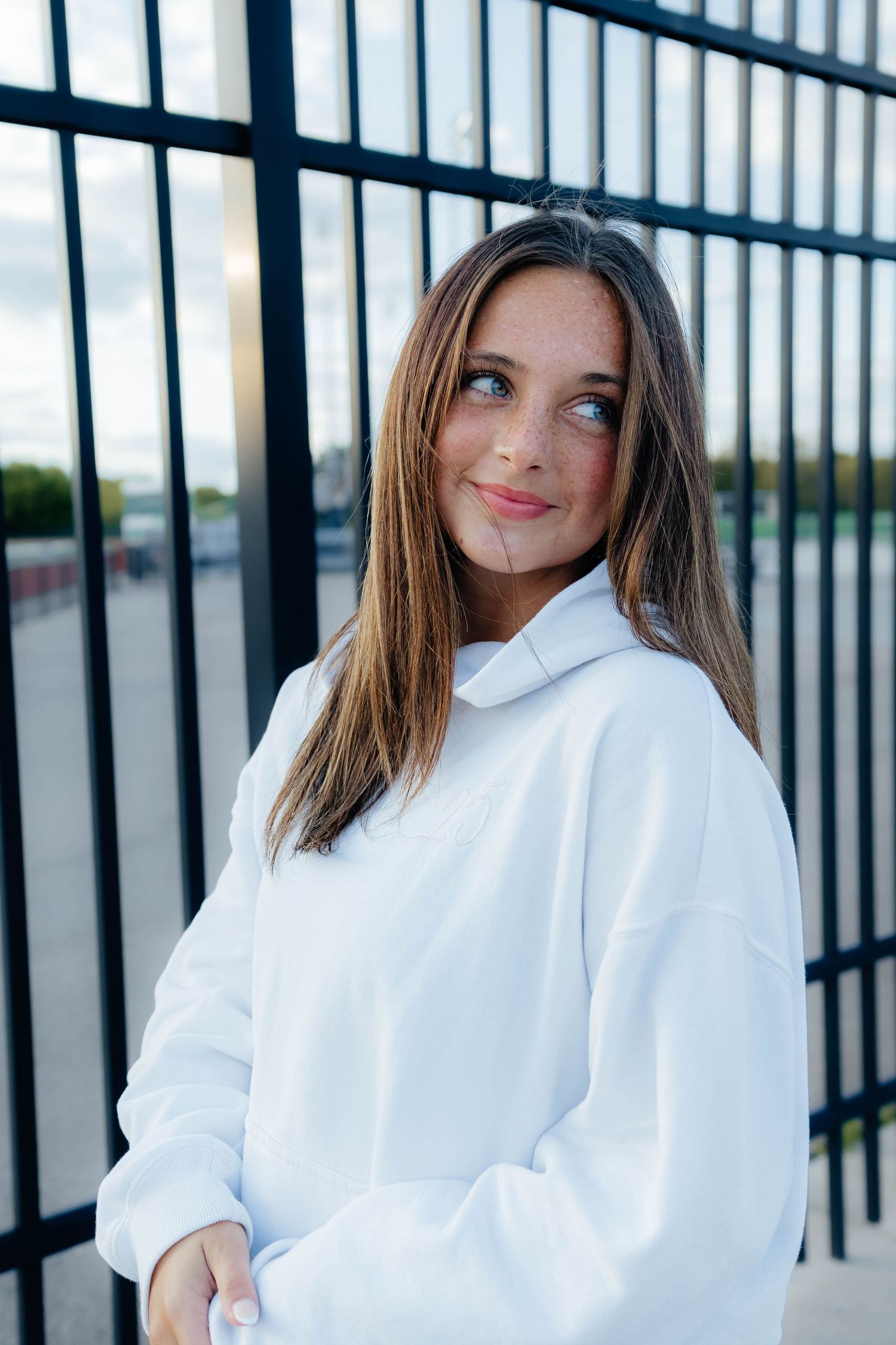 Senior girl grad photos
Cap and gown ideas
West michigan 
big rapids mi area
Photo by: Lydia Rae Photography