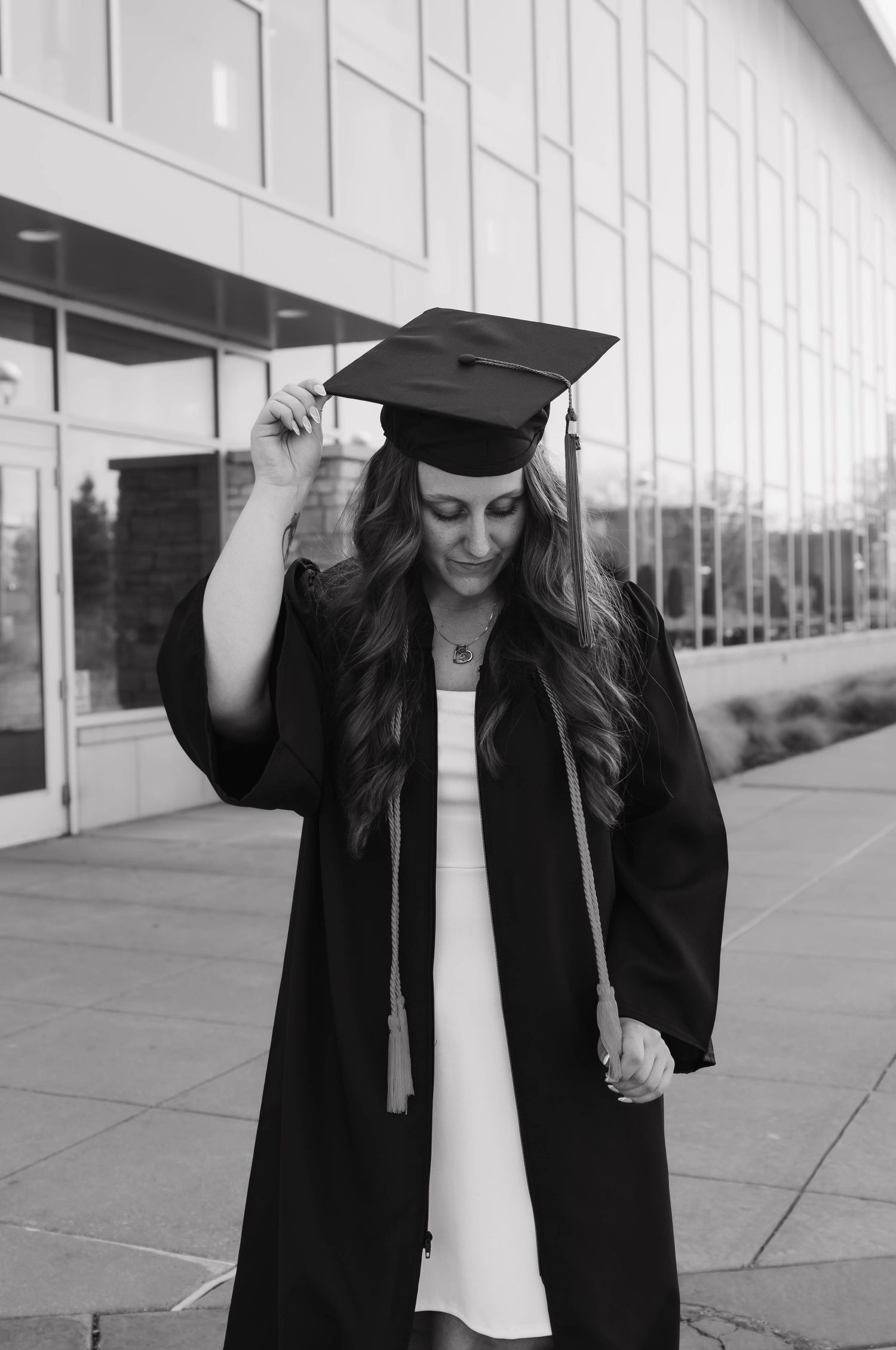 College Graduation Photo pose ideas 
Ferris State University
Photo By: Lydia Rae Photography