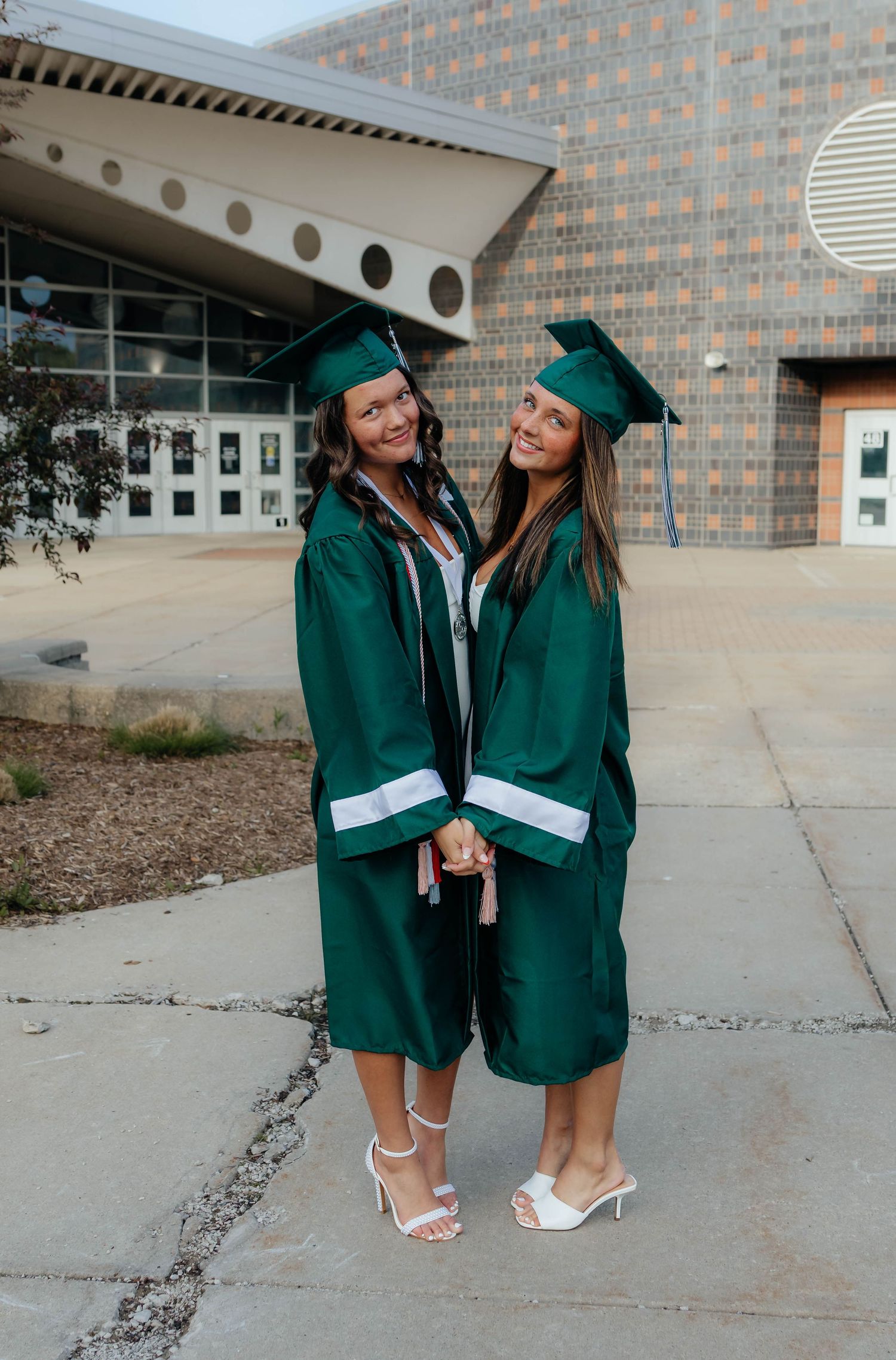Senior girl grad photos
Cap and gown ideas
West michigan 
big rapids mi area
Photo by: Lydia Rae Photography