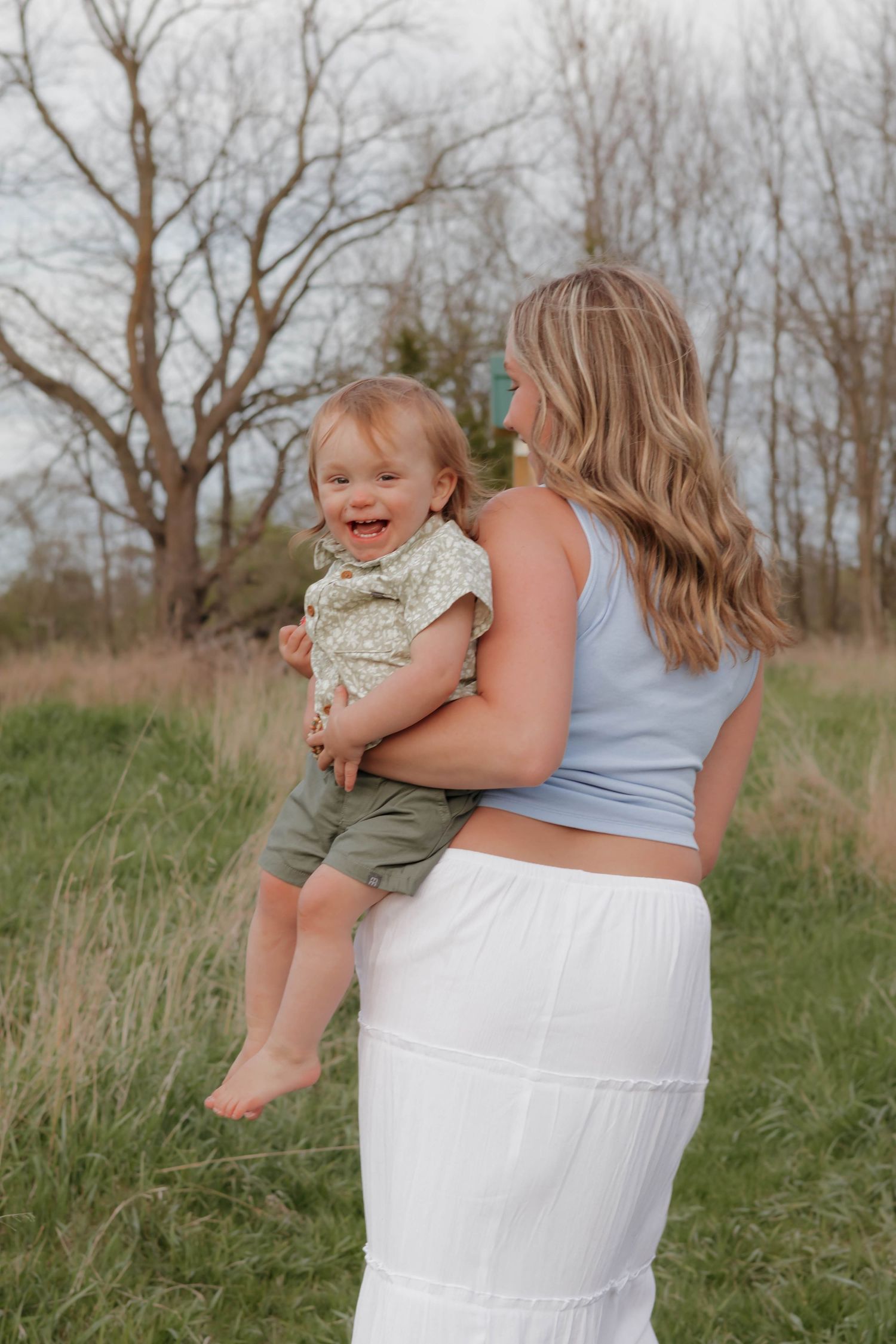 Outdoor Family photos with dog 
inspiration photos 
true to color
big rapids mi, Stanwood mi
Photo by: Lydia Rae Photography