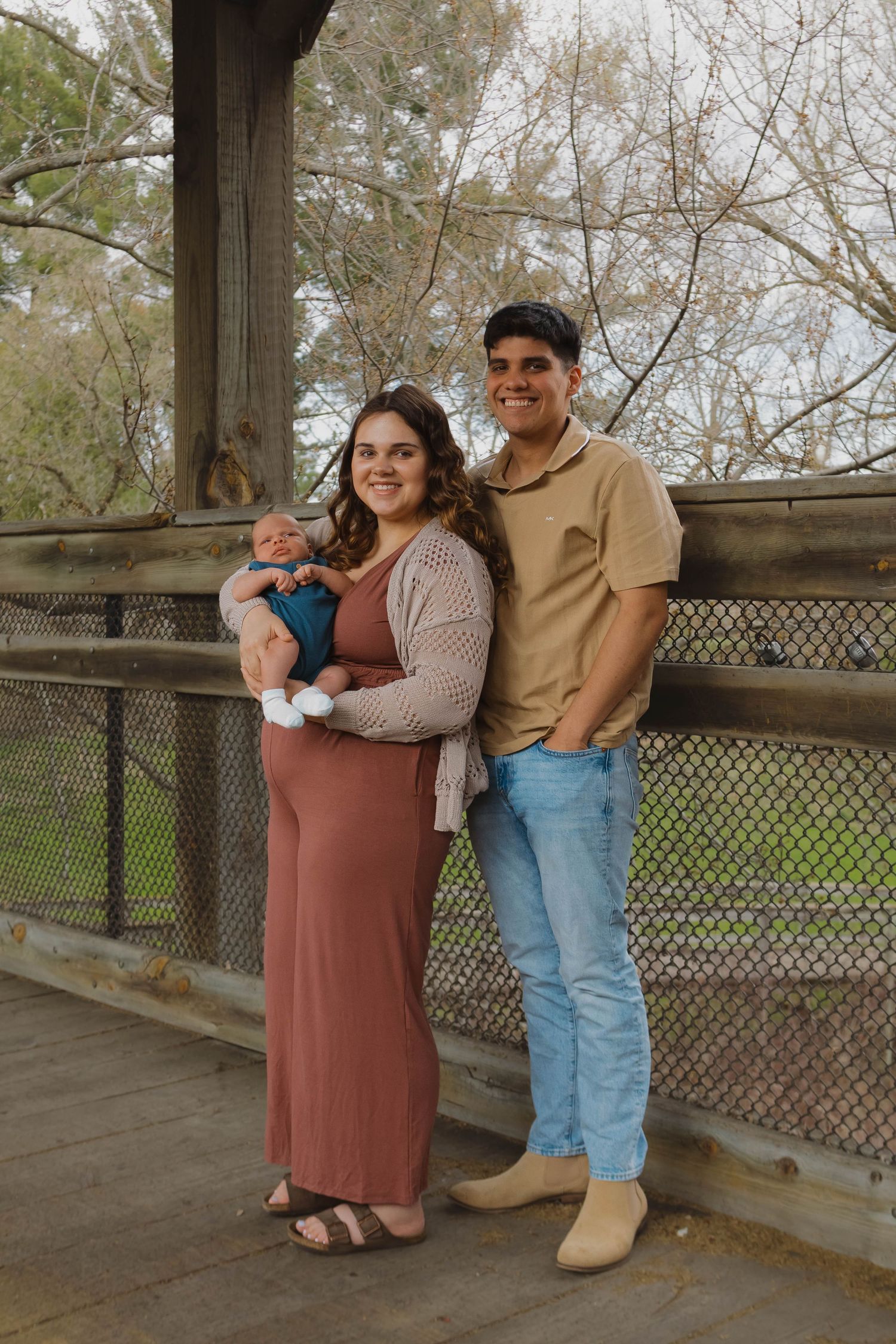 Lifestyle newborn photos
Outdoor inspiration poses
west michigan photographer
Reed City, Big rapids MI
Photo By: Lydia Rae Photography