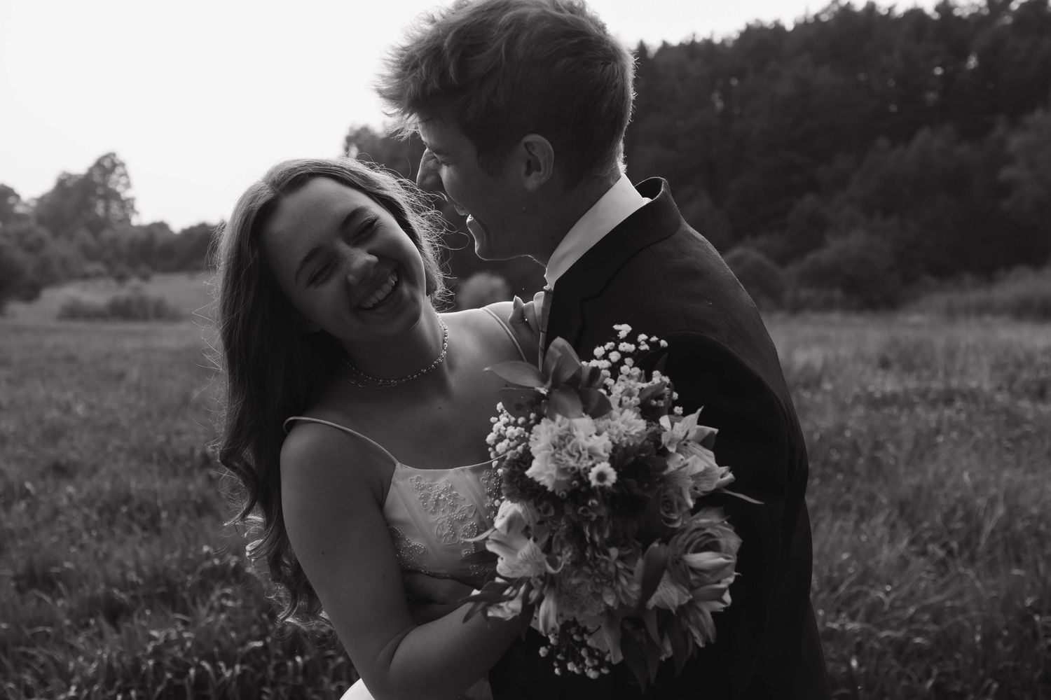 Outdoor wedding photos 
Photo by: Lydia Rae Photography