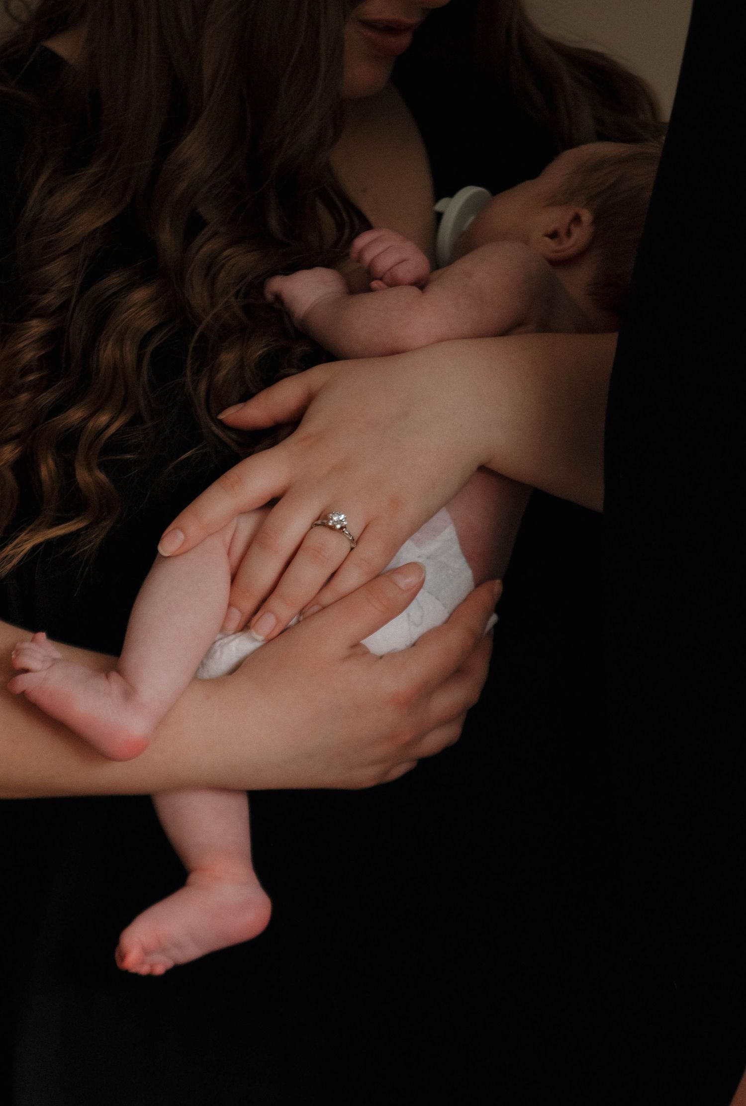 Lifestyle newborn photos
indoor inspiration poses
west michigan photographer
Photo By: Lydia Rae Photography