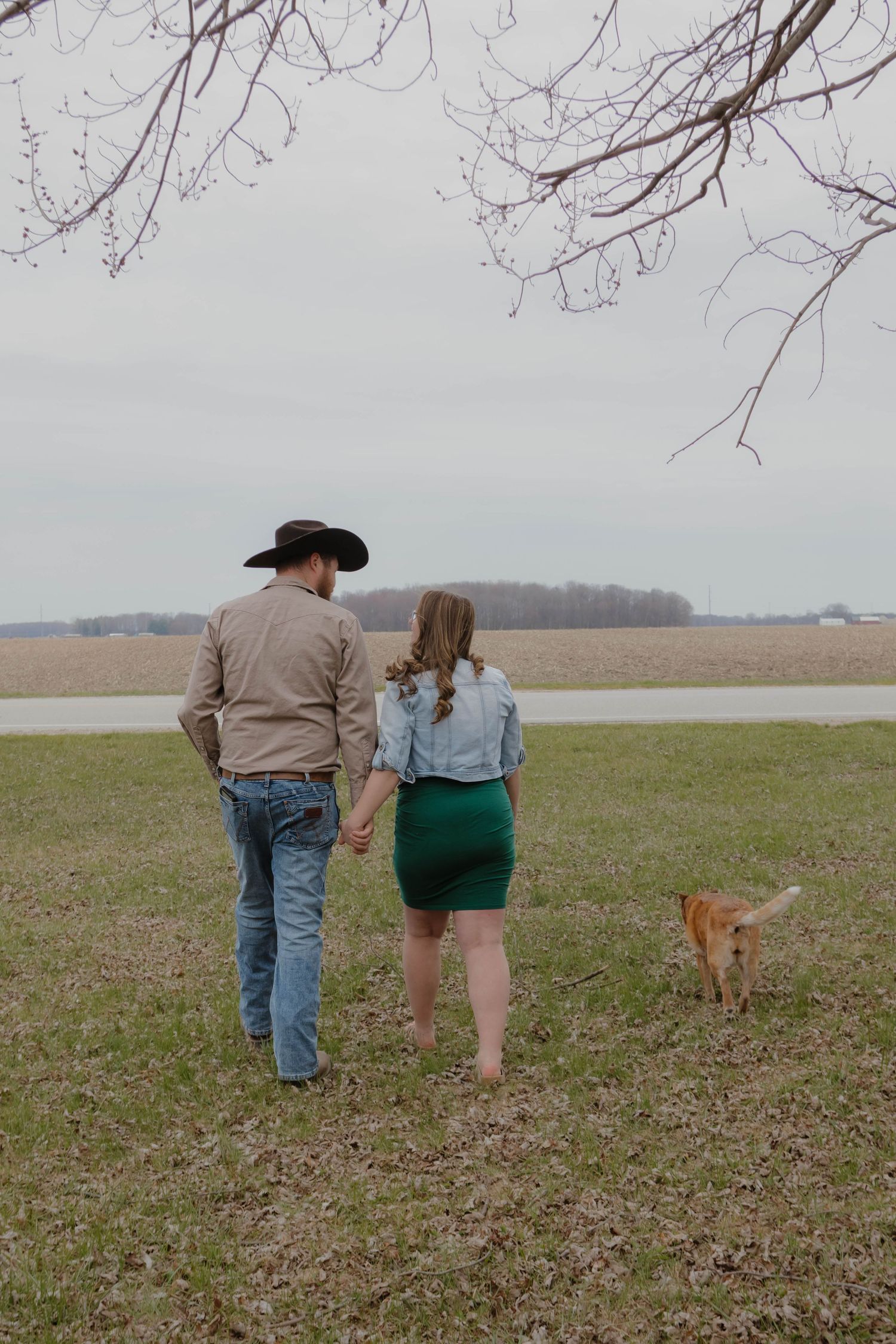 Outdoor Maternity photos
 inspiration poses
west michigan photographer
Big Rapids MI
Photo By: Lydia Rae Photography