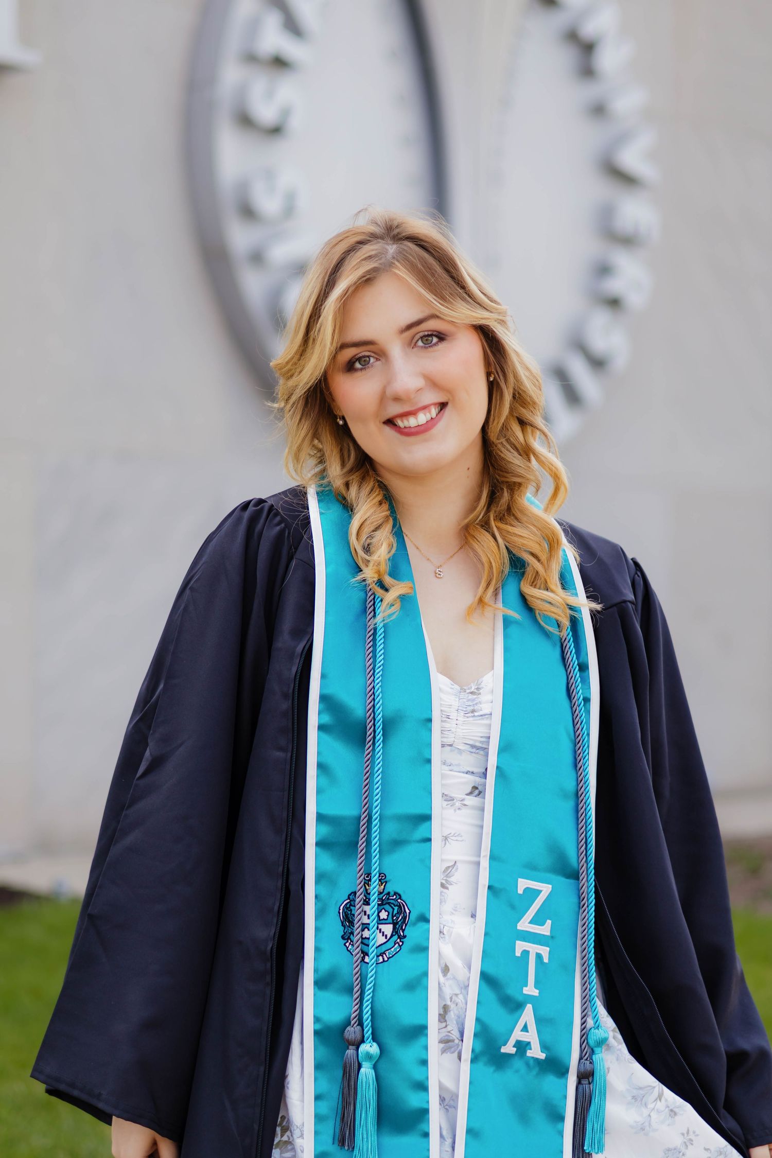 College graduate photos 
Inspiration ideas
Ferris State University 
West Michigan 
Big Rapids MI Area
Photo by: Lydia Rae Photography