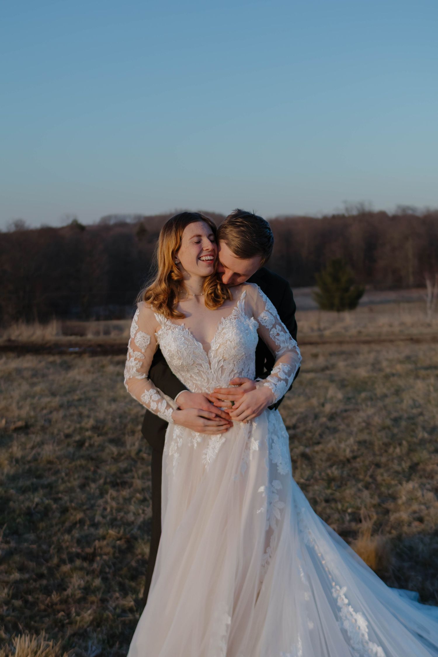 Outdoor wedding photos 
big rapids mi 
farm inspiration photos 
west michigan photographer
Photo By: Lydia Rae Photography
