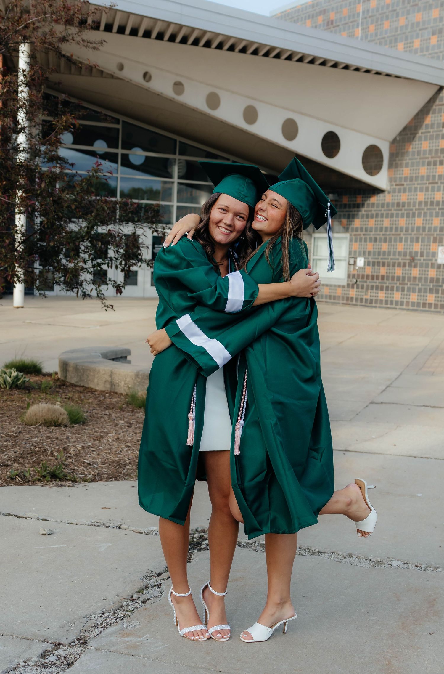 Senior girl grad photos
Cap and gown ideas
West michigan 
big rapids mi area
Photo by: Lydia Rae Photography