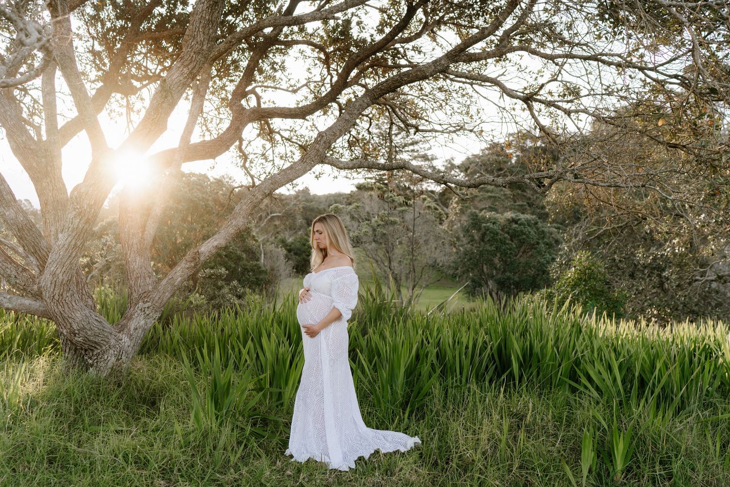 stunning maternity portraits using our exclusive studio wardrobe. Bold, natural light photography on the North Shore, Auckland.