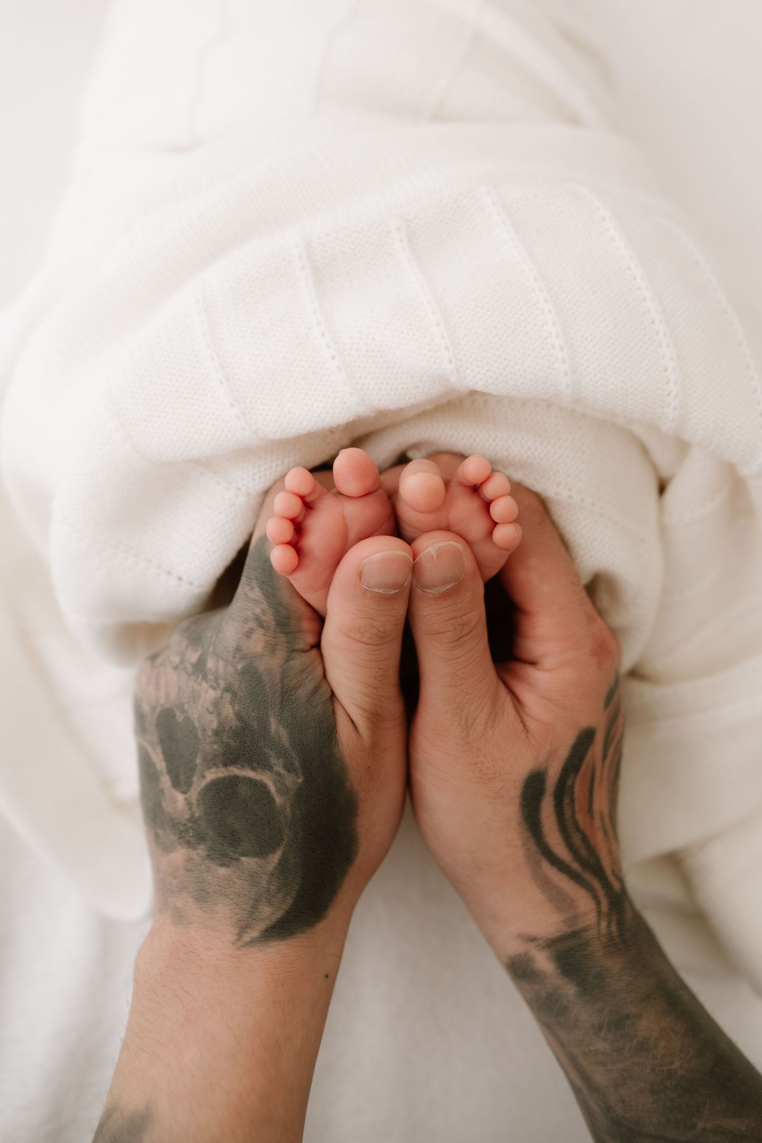 Macro details of a newborn baby in our minimalist studio. Timeless and emotive photography for North Shore families.