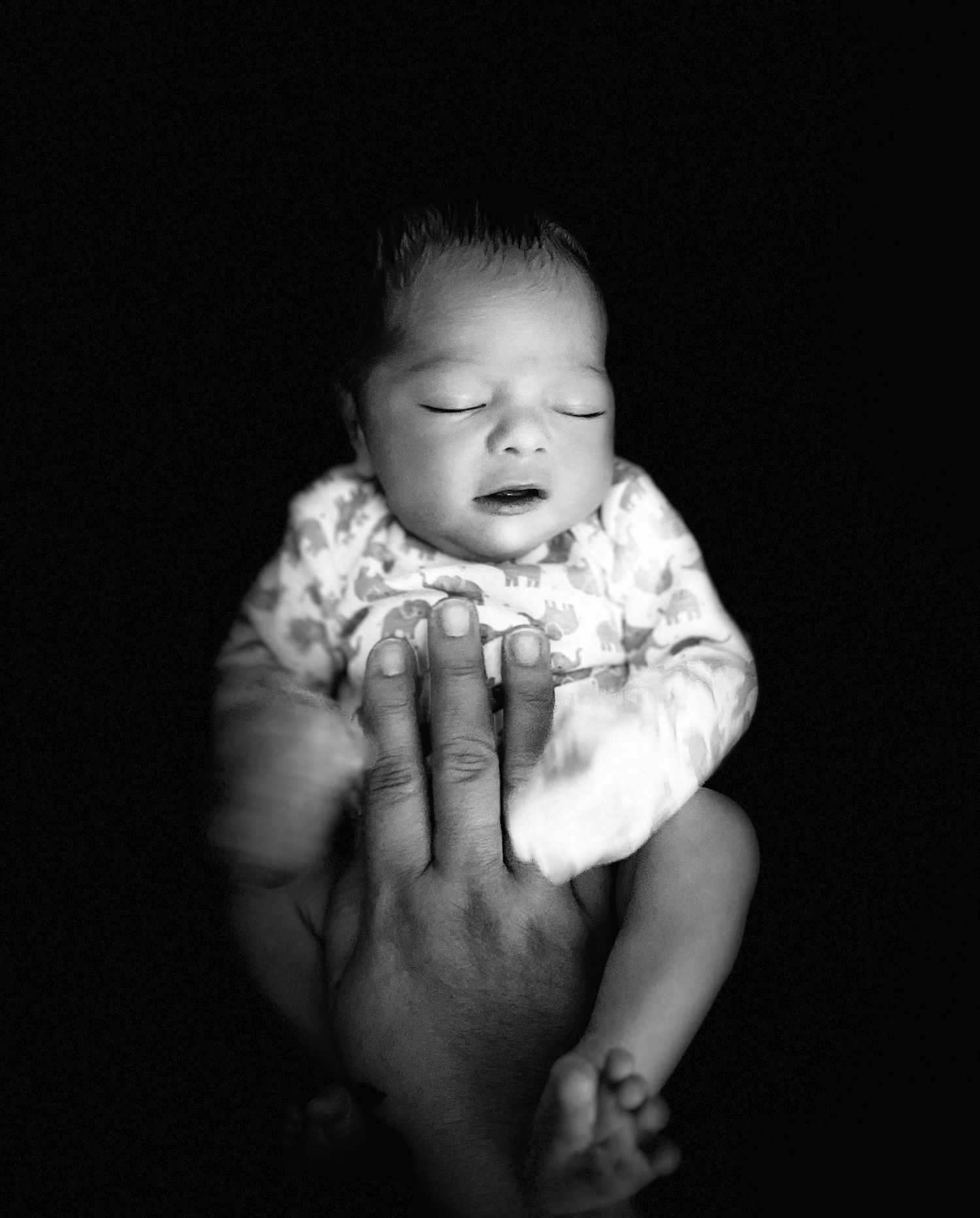 Newborn b&w