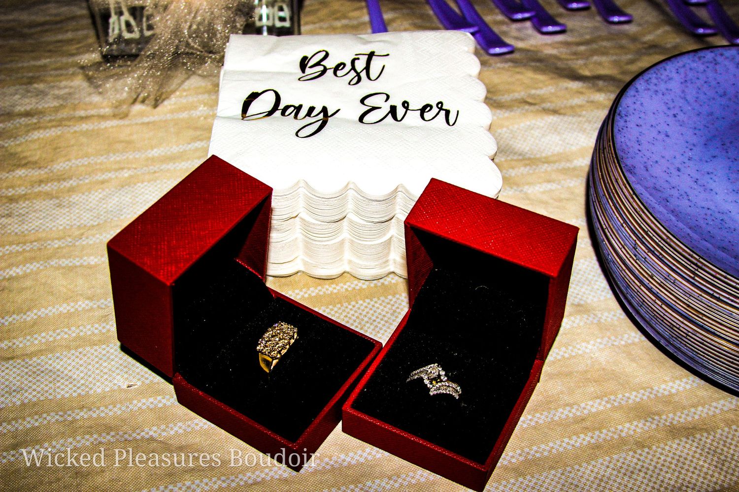 Napkins and ring boxes