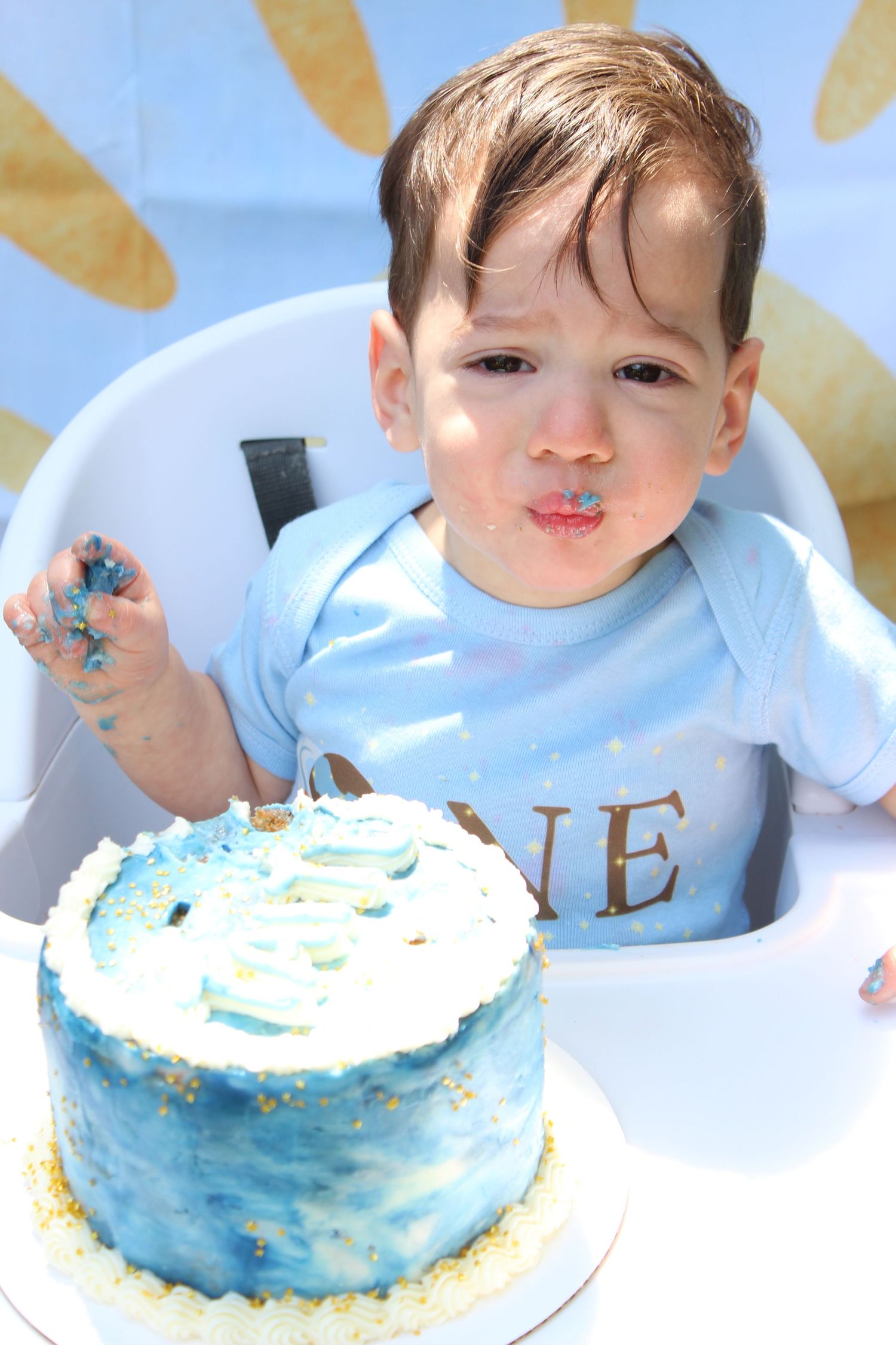 trying the smash cake