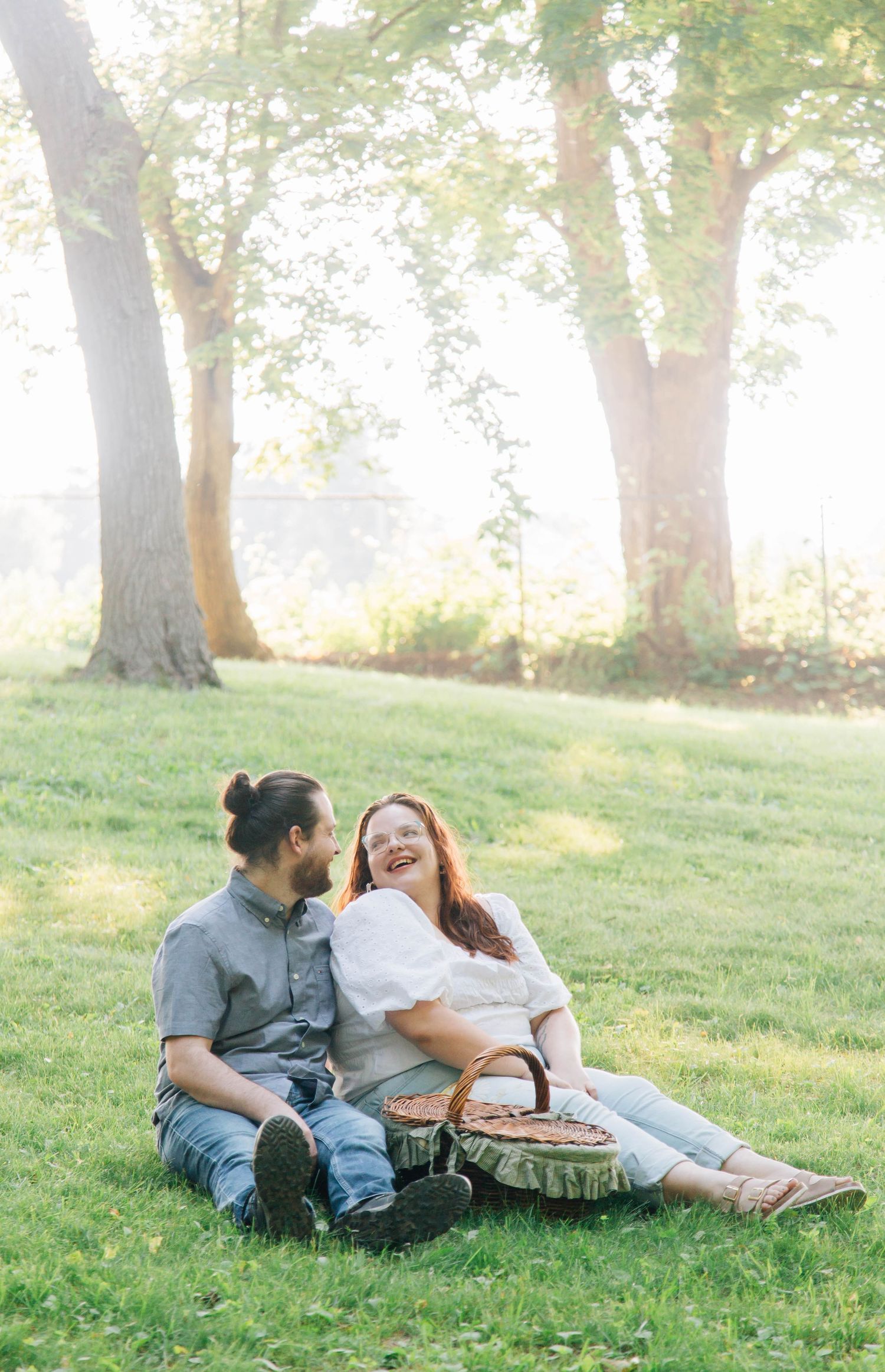 couple having a picnic at a park in tillsonburg ontario