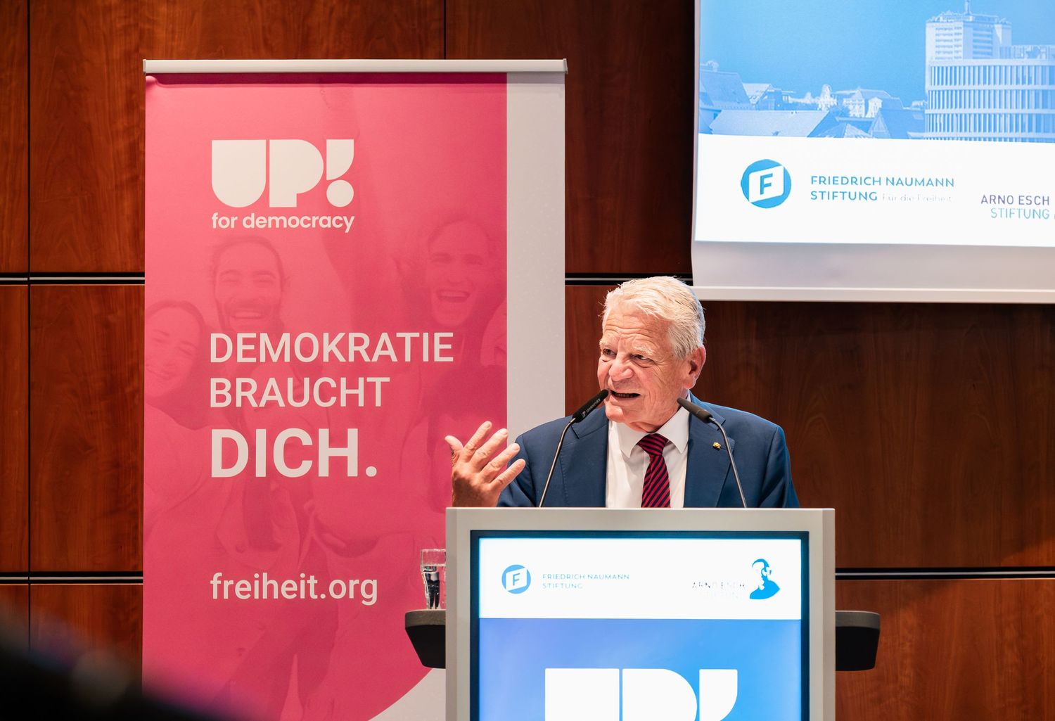 Joachim Gauck in der Hansemesse Rostock