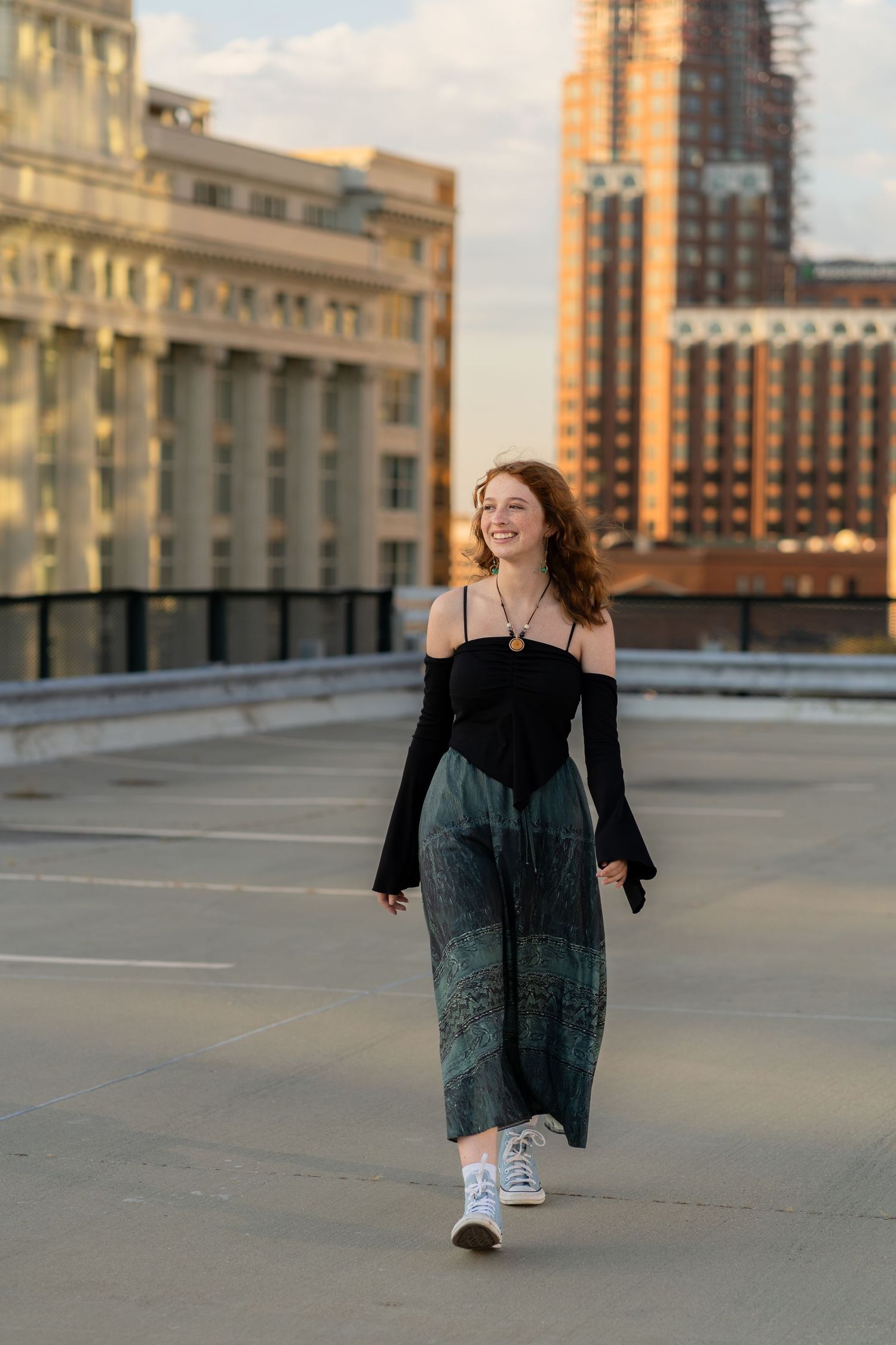 Rooftop senior photography session in Milwaukee, Wisconsin. Best senior photographer in Milwaukee. Senior portraits. Third Ward