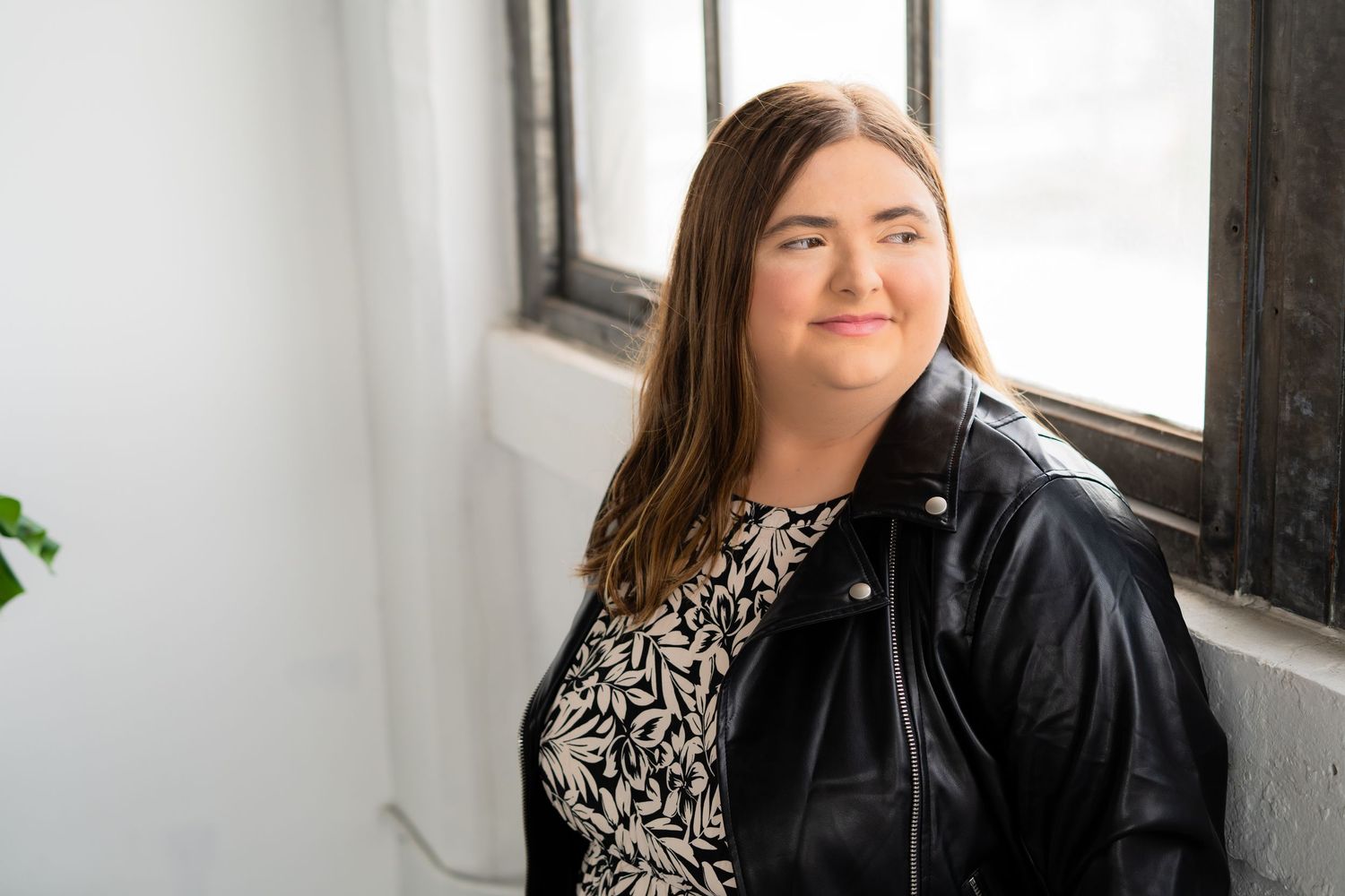 Studio Senior photographer best Milwaukee wisconsin senior photographer Green room MKE portraits